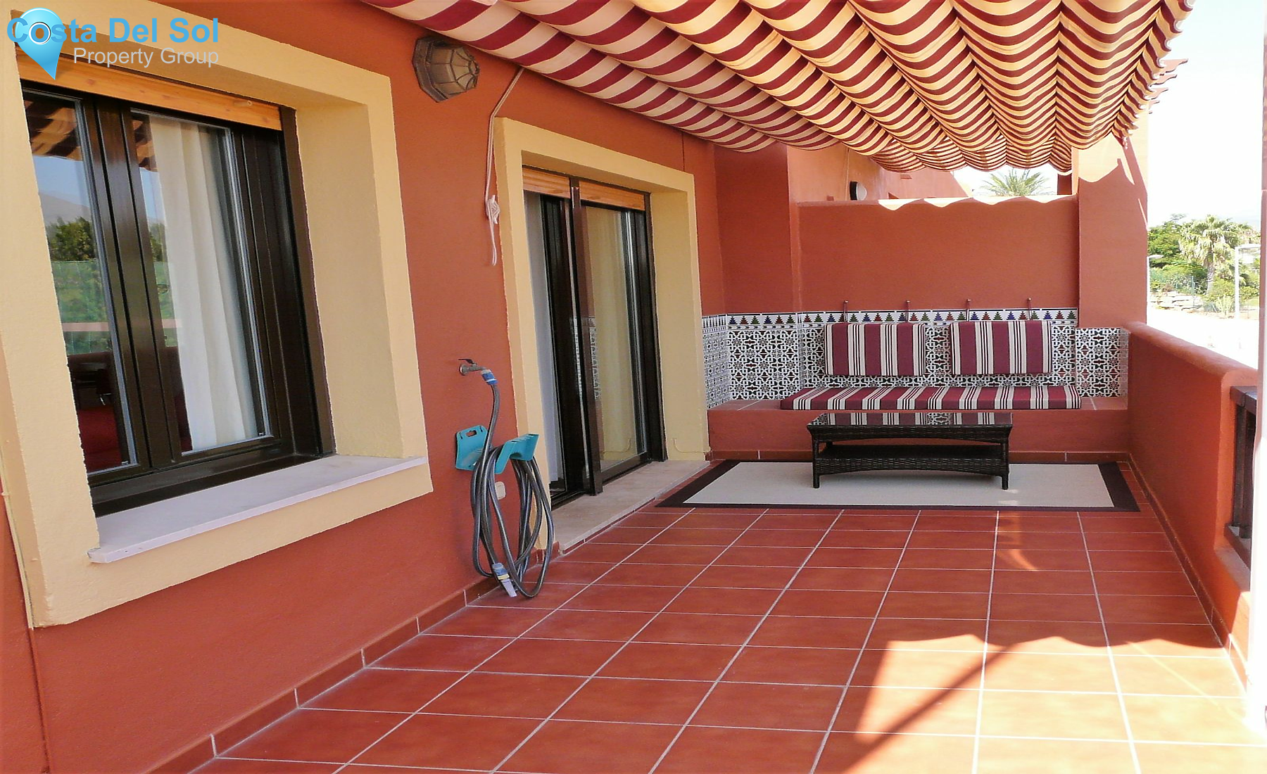 Top Floor Apartment in Estepona-1485115