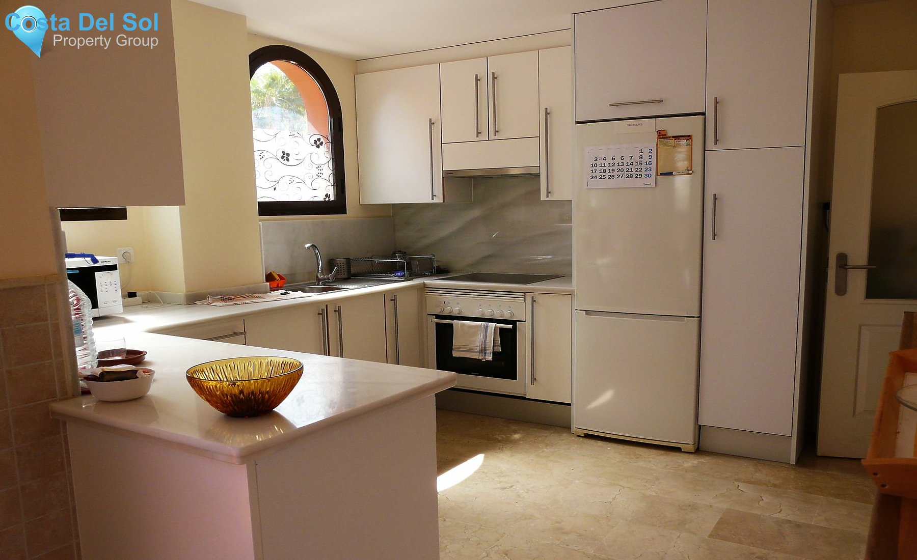 Top Floor Apartment in Estepona-1485118