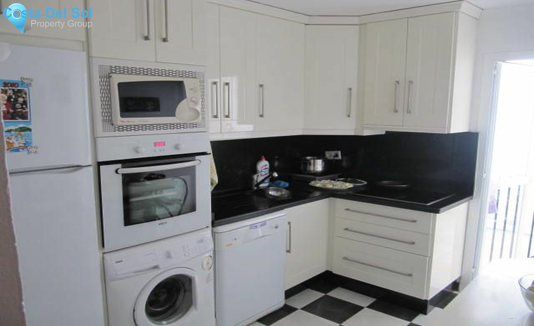 Top Floor Apartment in Estepona-1554400
