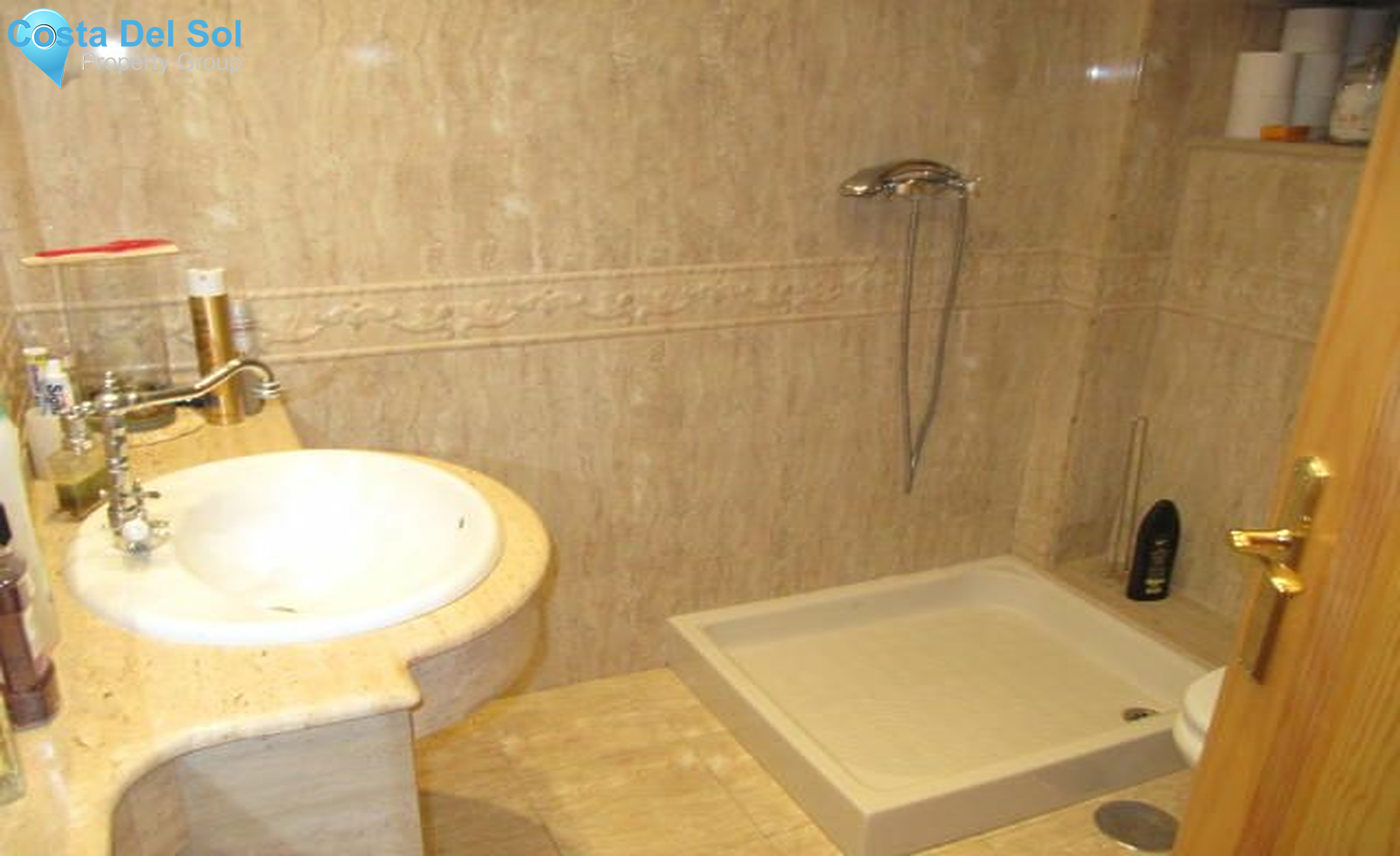 Top Floor Apartment in Estepona-1554402