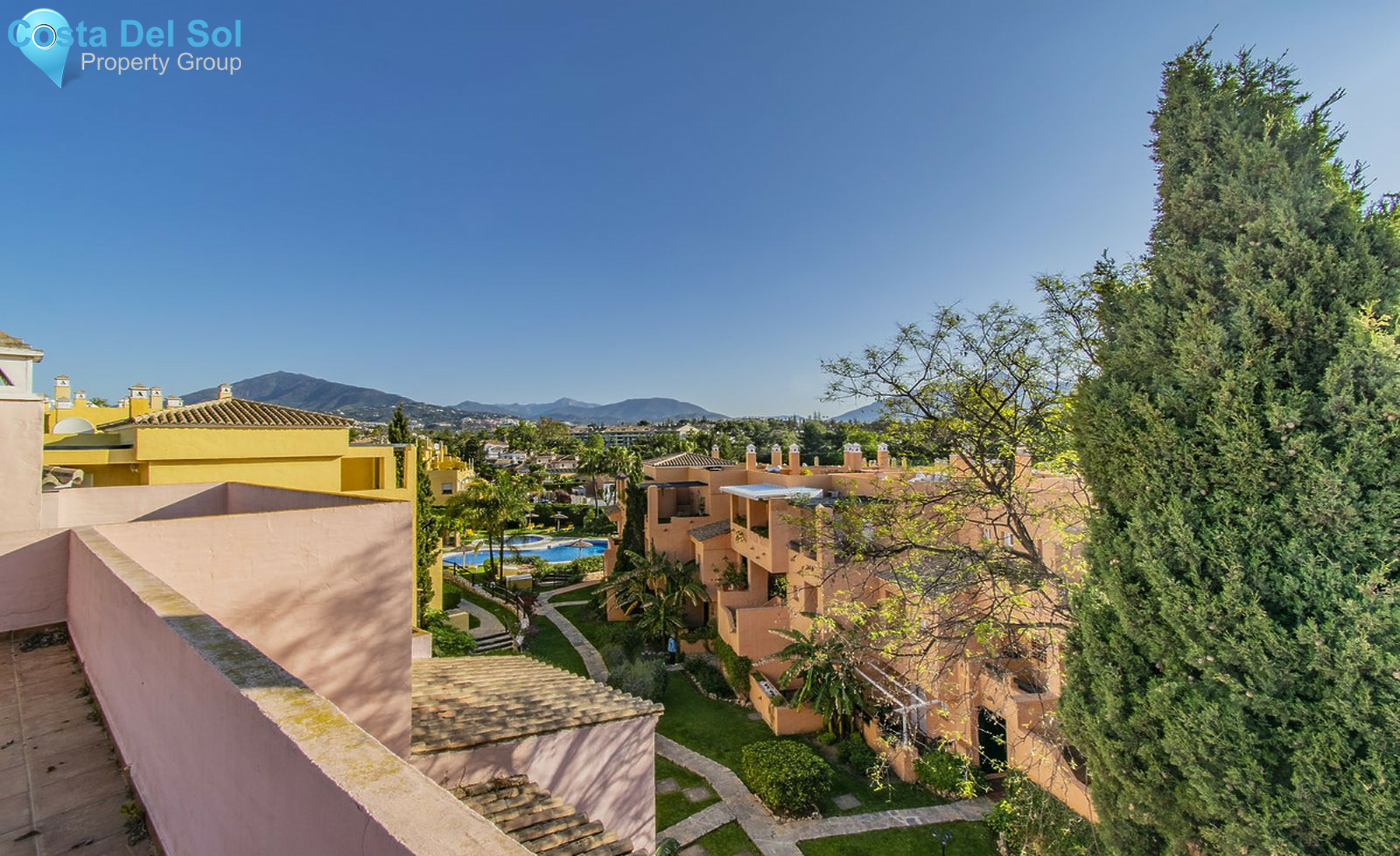 Top Floor Apartment in Guadalmina Alta-1370881