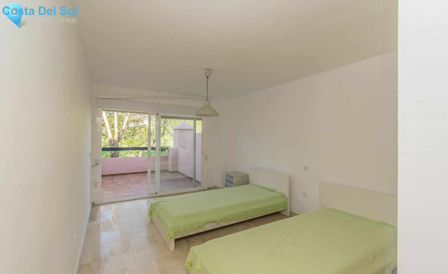 Top Floor Apartment in Guadalmina Alta-1191652