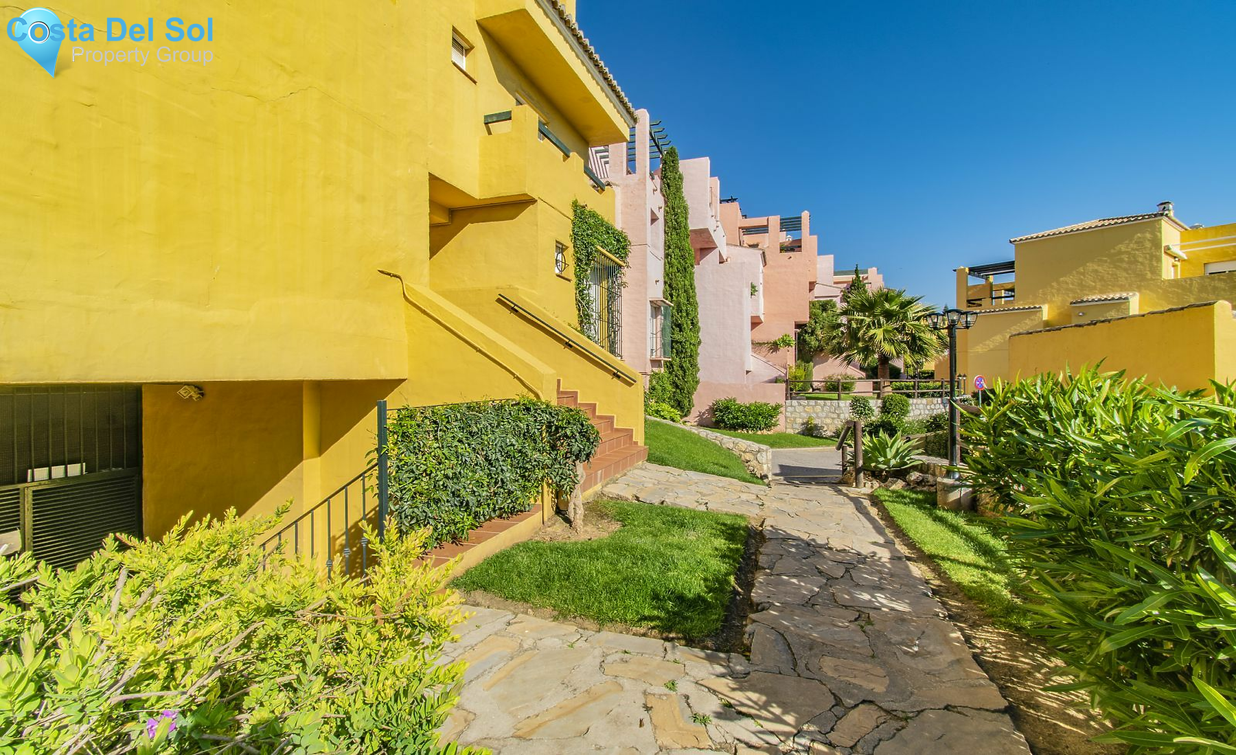 Top Floor Apartment in Guadalmina Alta-1191654