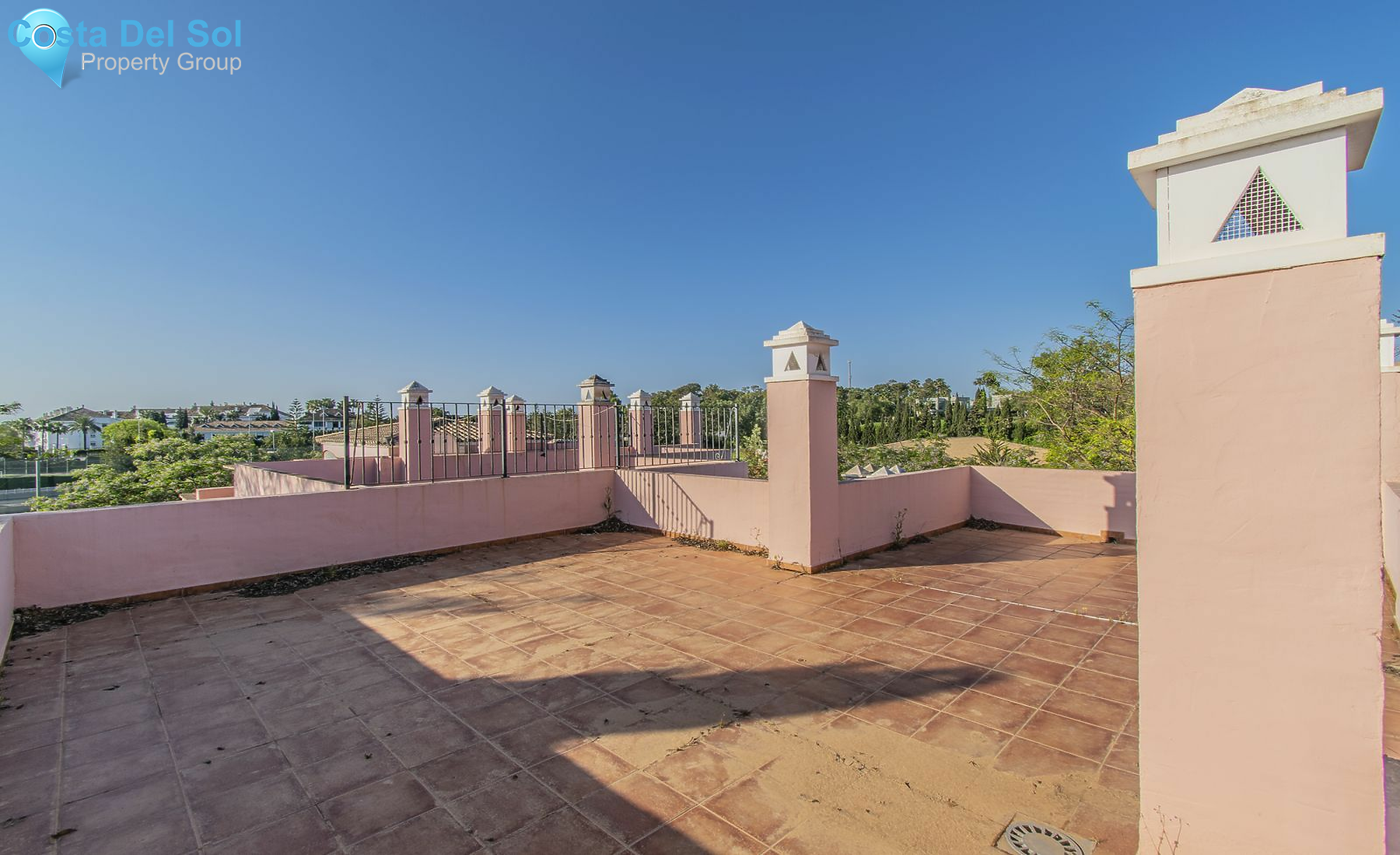 Top Floor Apartment in Guadalmina Alta-1191643