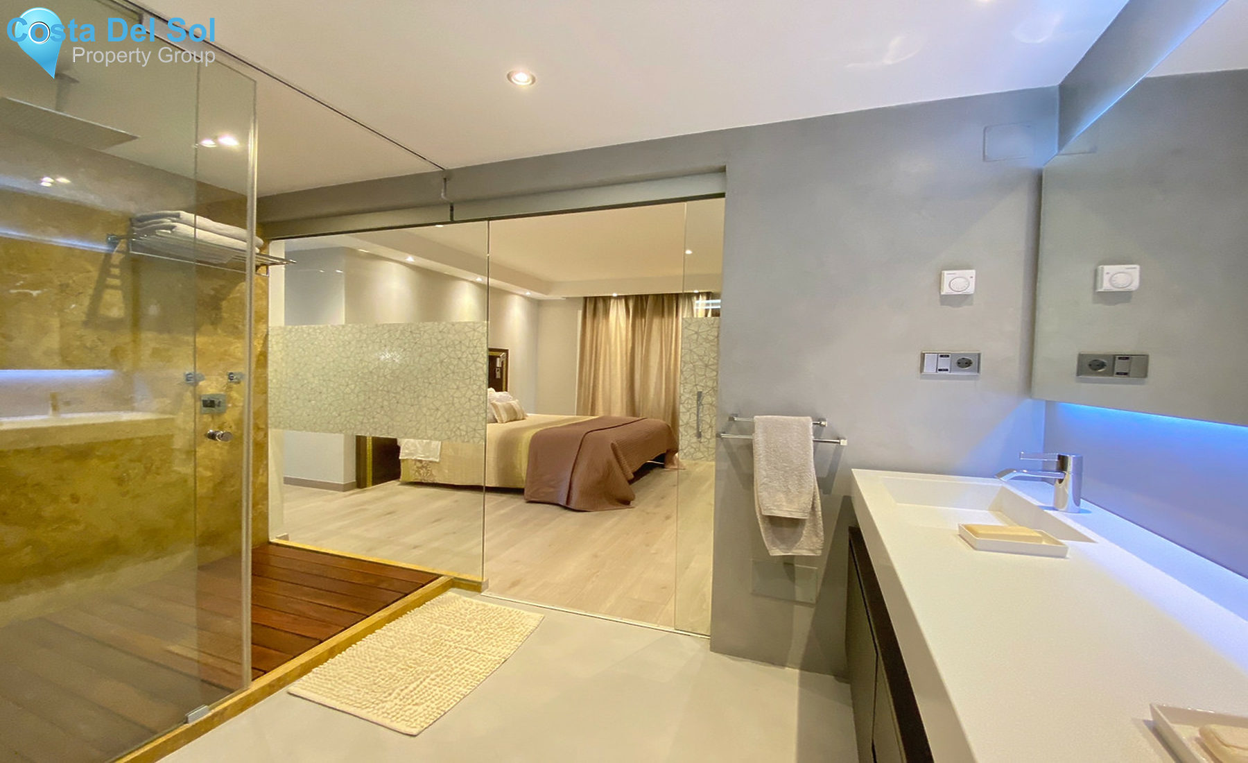 Top Floor Apartment in Marbella-1325564