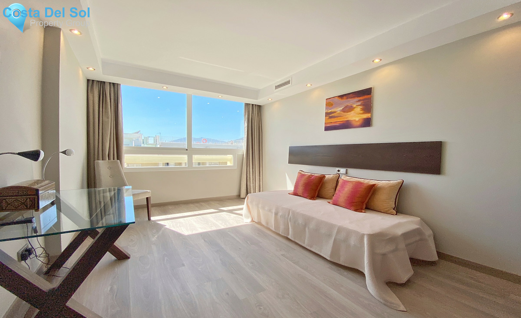 Top Floor Apartment in Marbella-1325565
