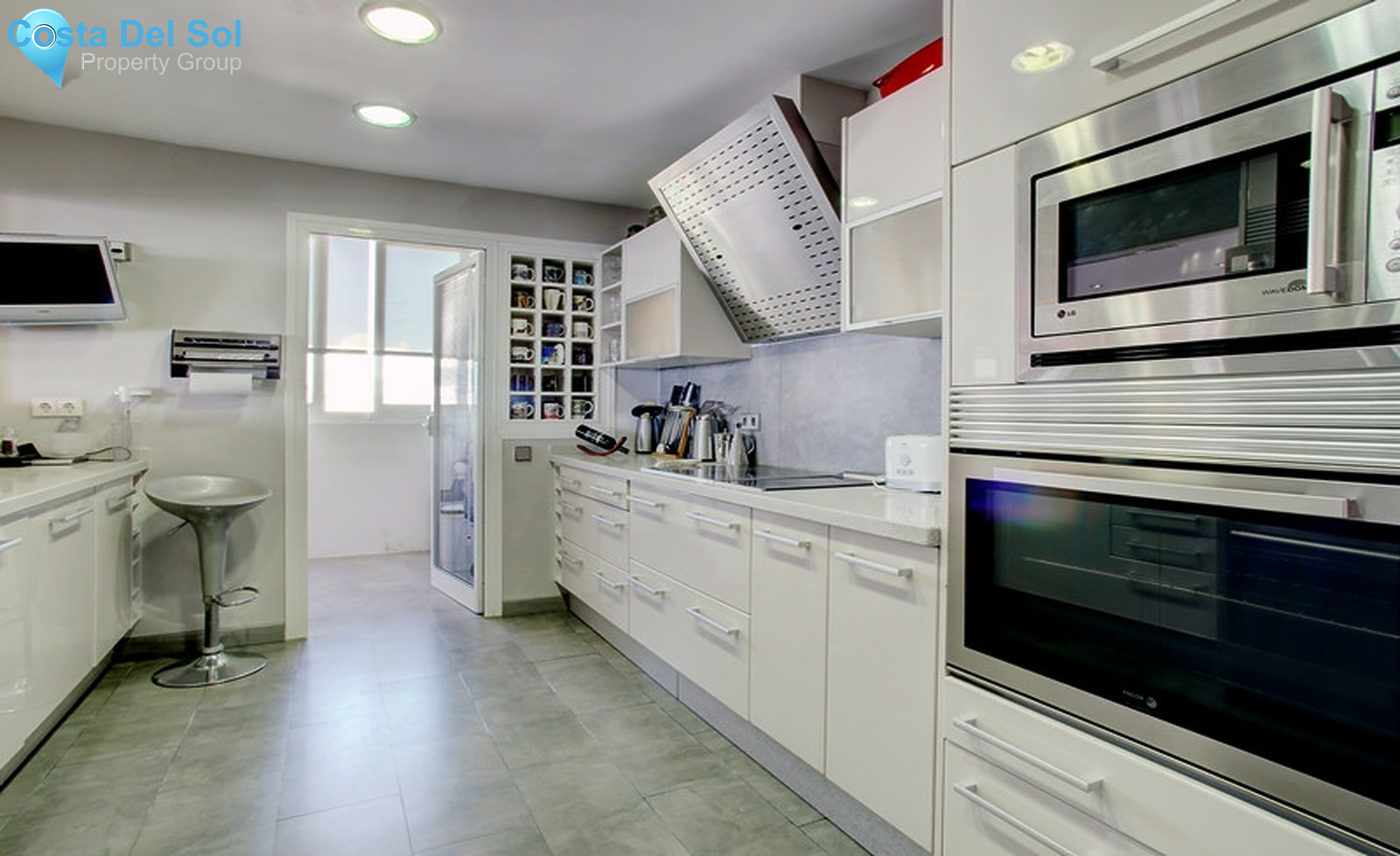 Top Floor Apartment in Marbella-1325555