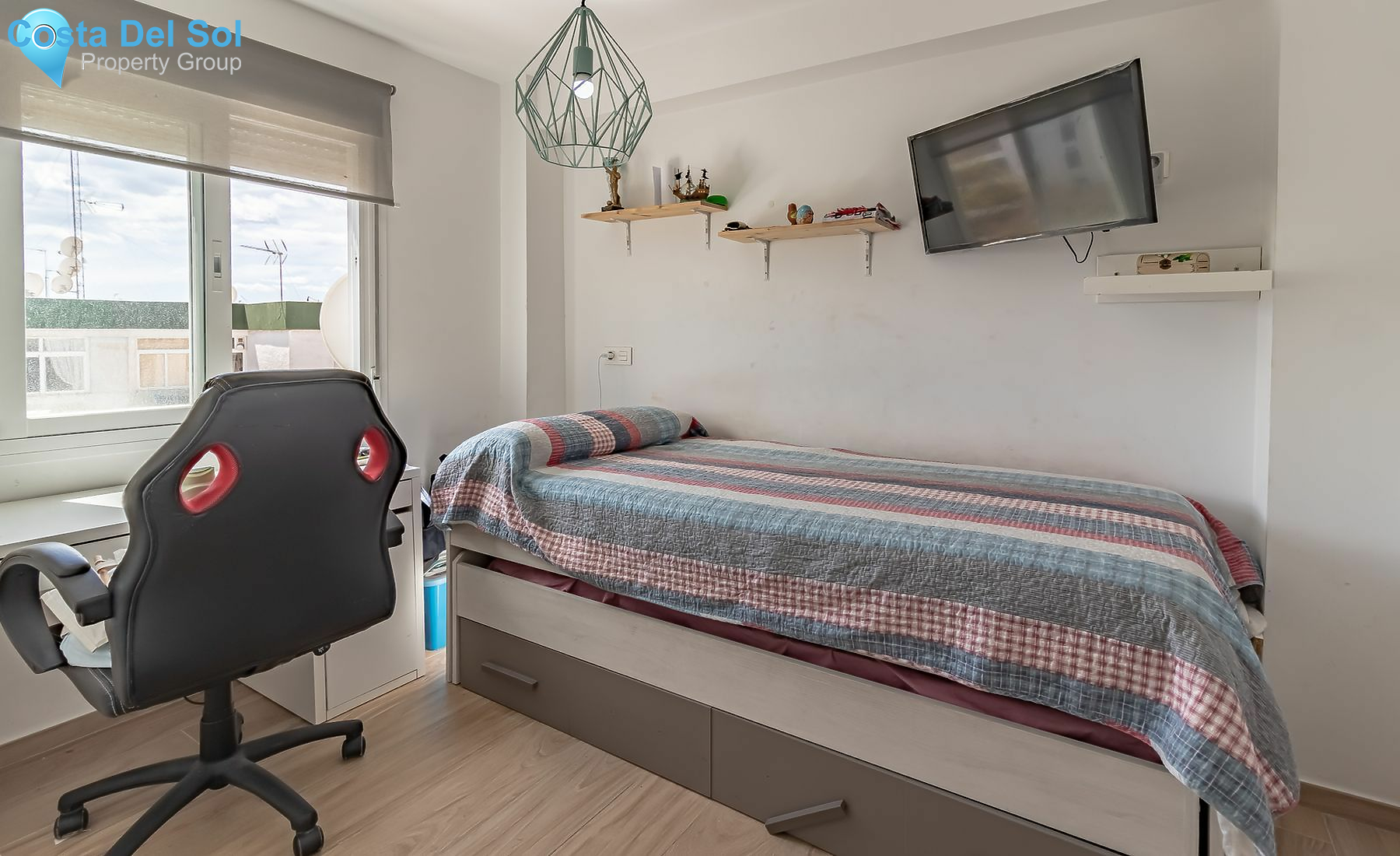 Top Floor Apartment in Marbella-1166248