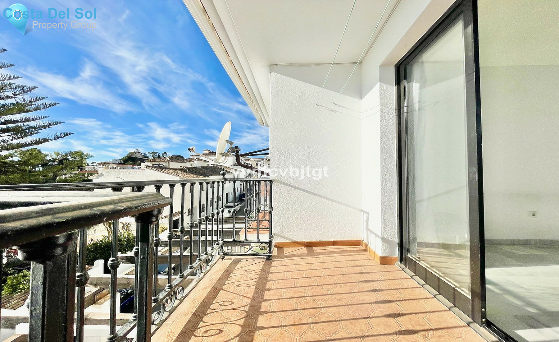 Top Floor Apartment in Mijas-1524019