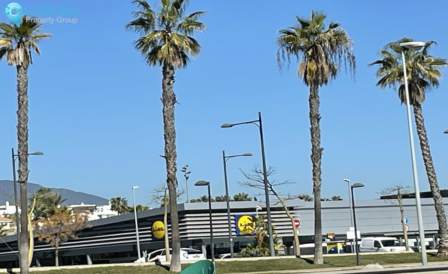 Top Floor Apartment in New Golden Mile