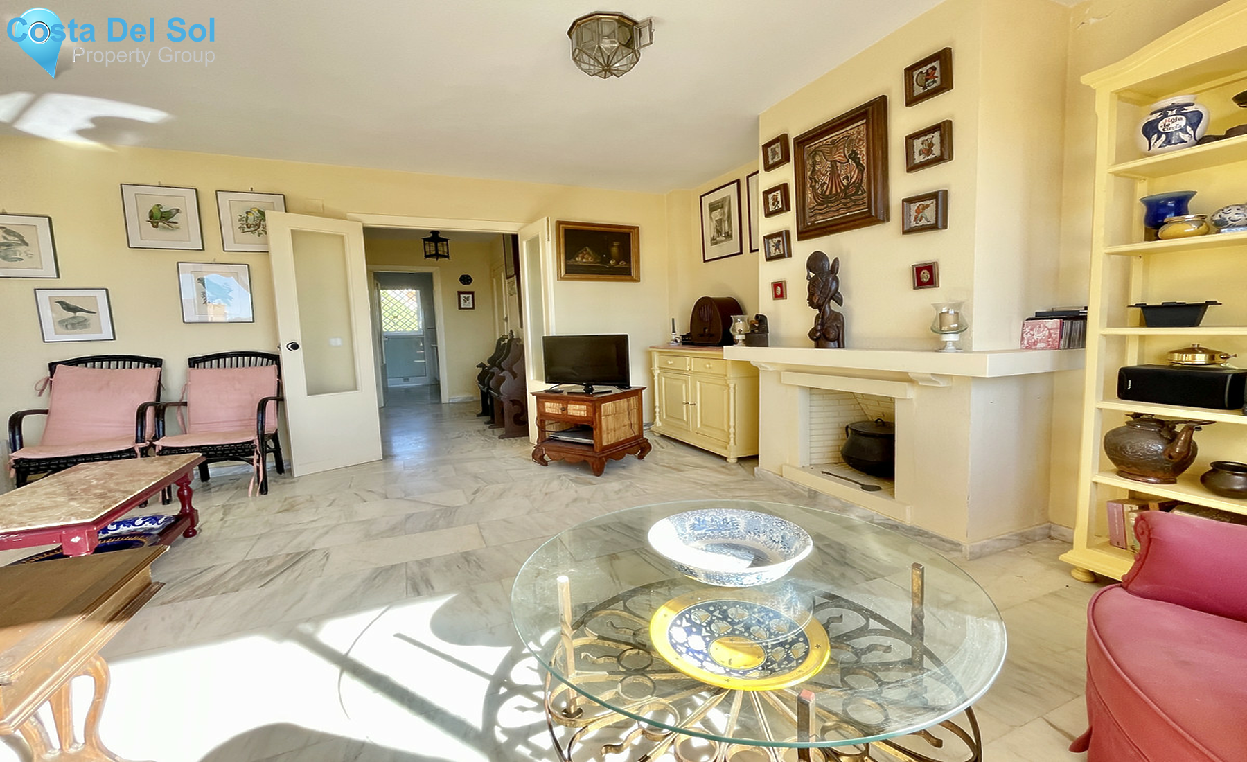 Top Floor Apartment in New Golden Mile-1376564