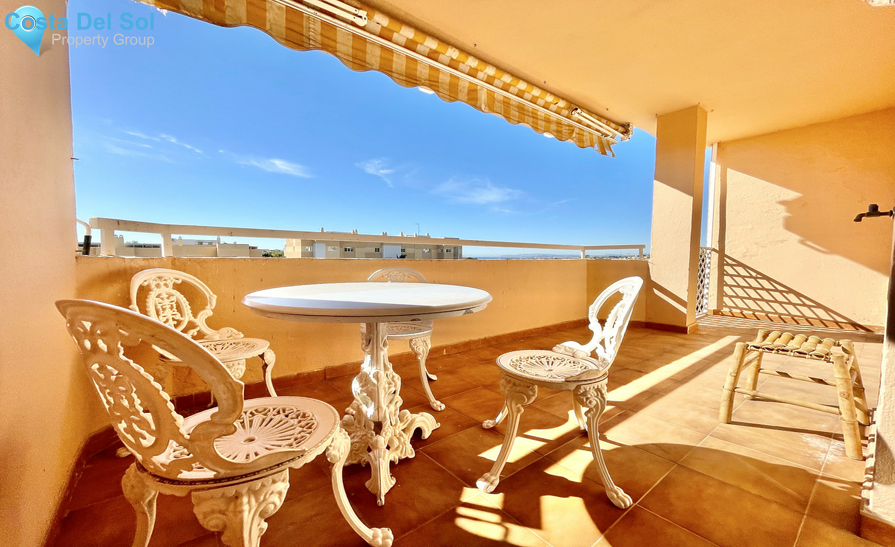 Top Floor Apartment in New Golden Mile-1376570