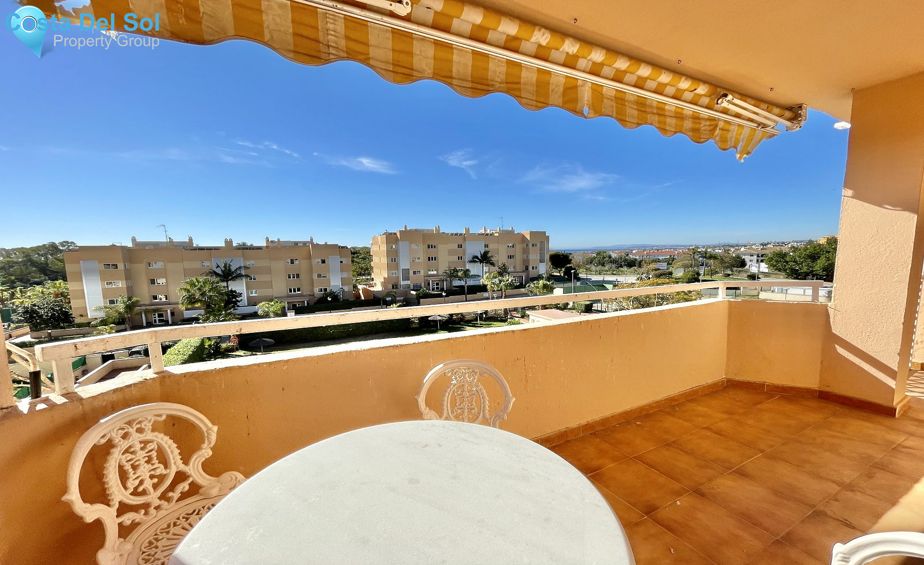 Top Floor Apartment in New Golden Mile