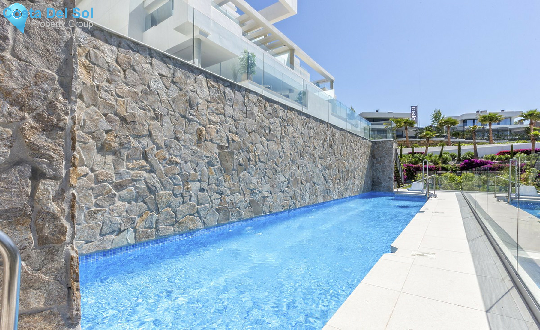 Top Floor Apartment in Nueva Andalucía