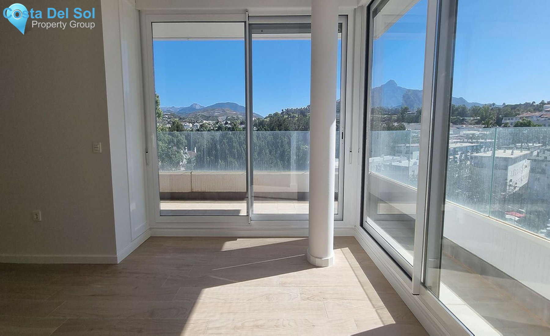 Top Floor Apartment in Nueva Andalucía-1413070