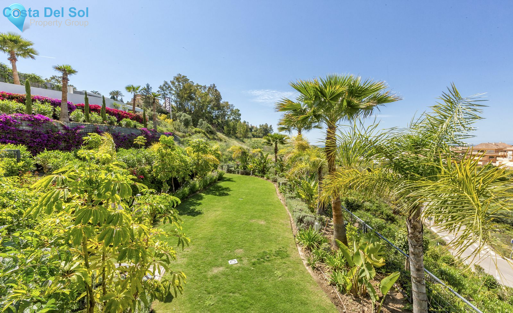 Top Floor Apartment in Nueva Andalucía-1162336