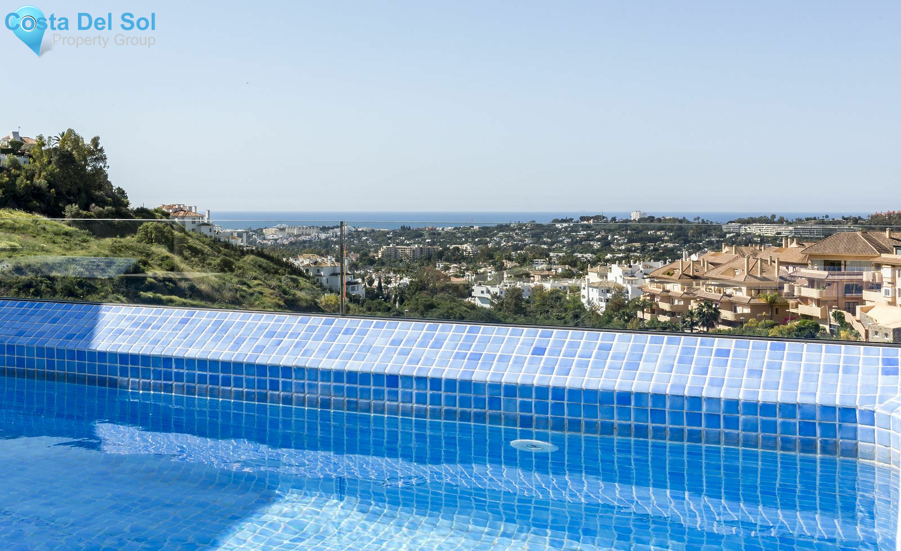 Top Floor Apartment in Nueva Andalucía-1162342