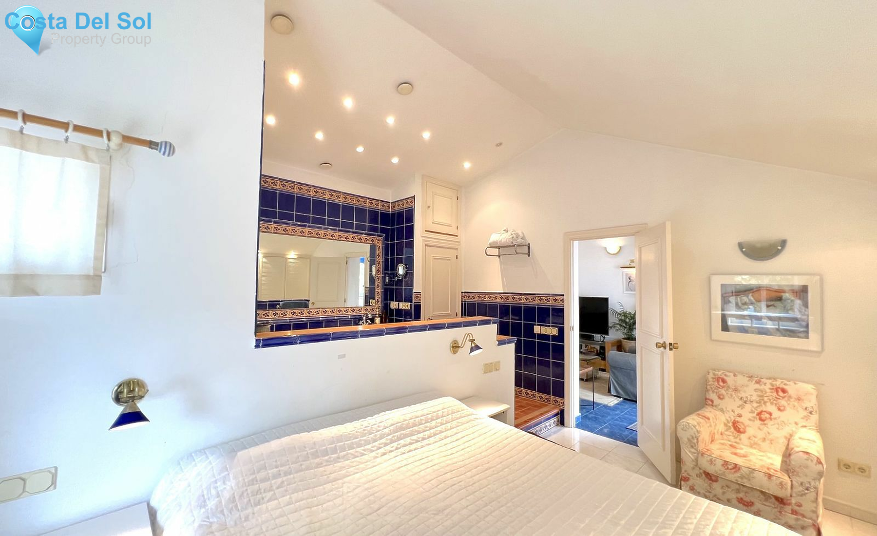 Top Floor Apartment in Nueva Andalucía-1390532