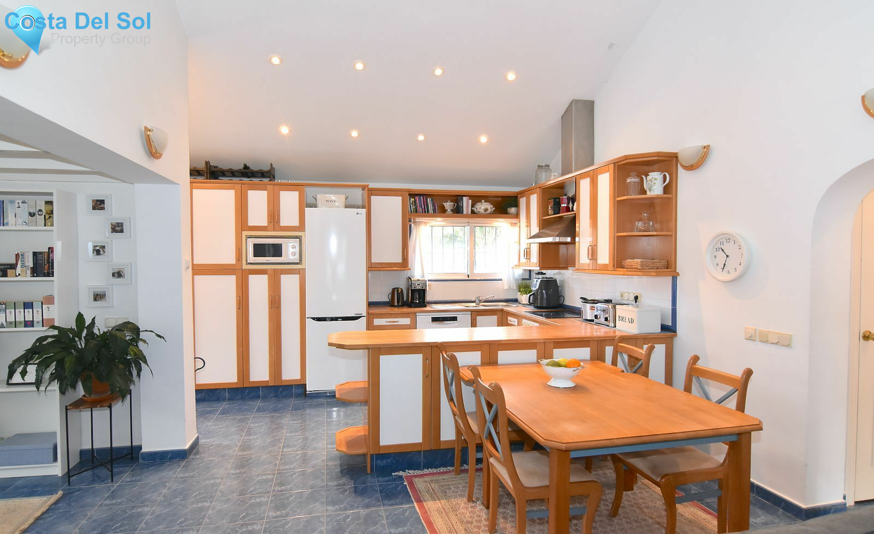 Top Floor Apartment in Nueva Andalucía-1390522