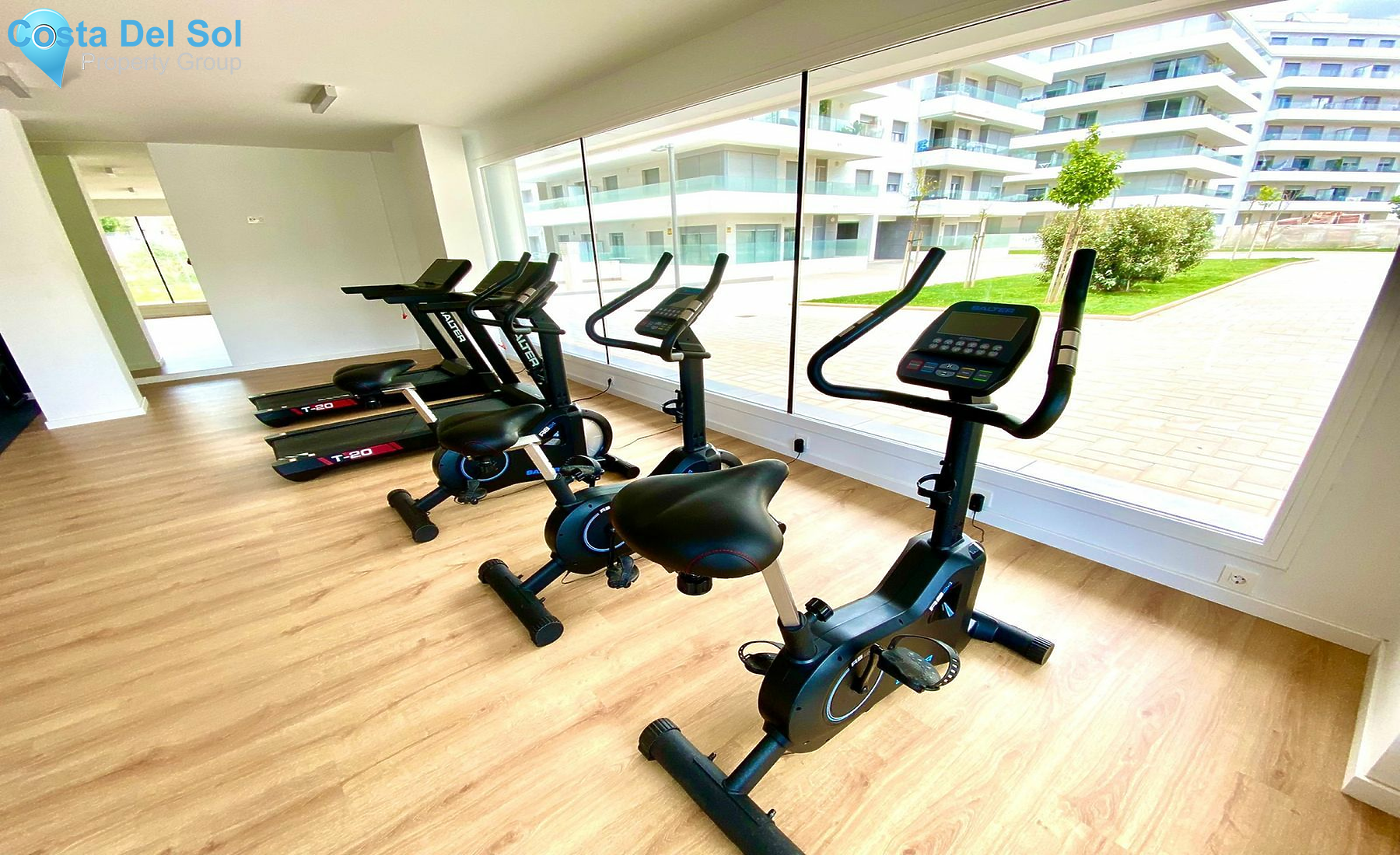 Top Floor Apartment in Nueva Andalucía-1449553