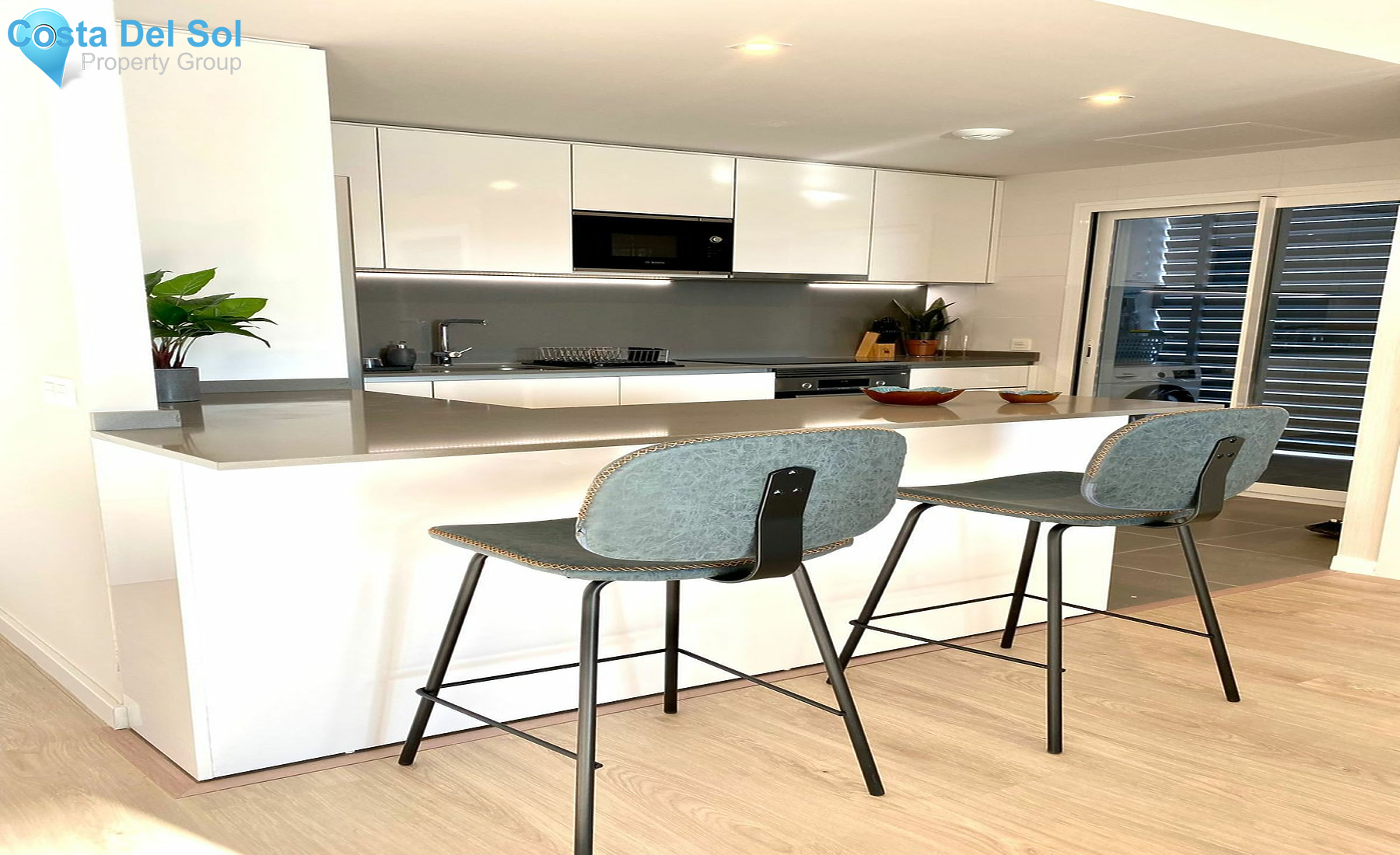 Top Floor Apartment in Nueva Andalucía-1449555