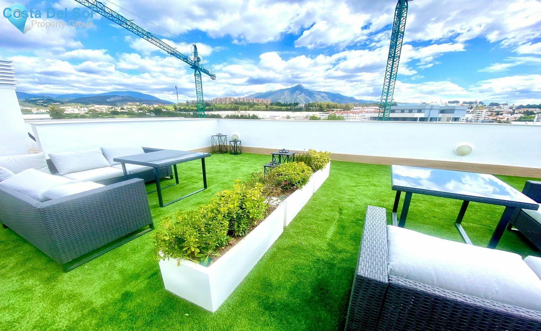 Top Floor Apartment in Nueva Andalucía-1449560