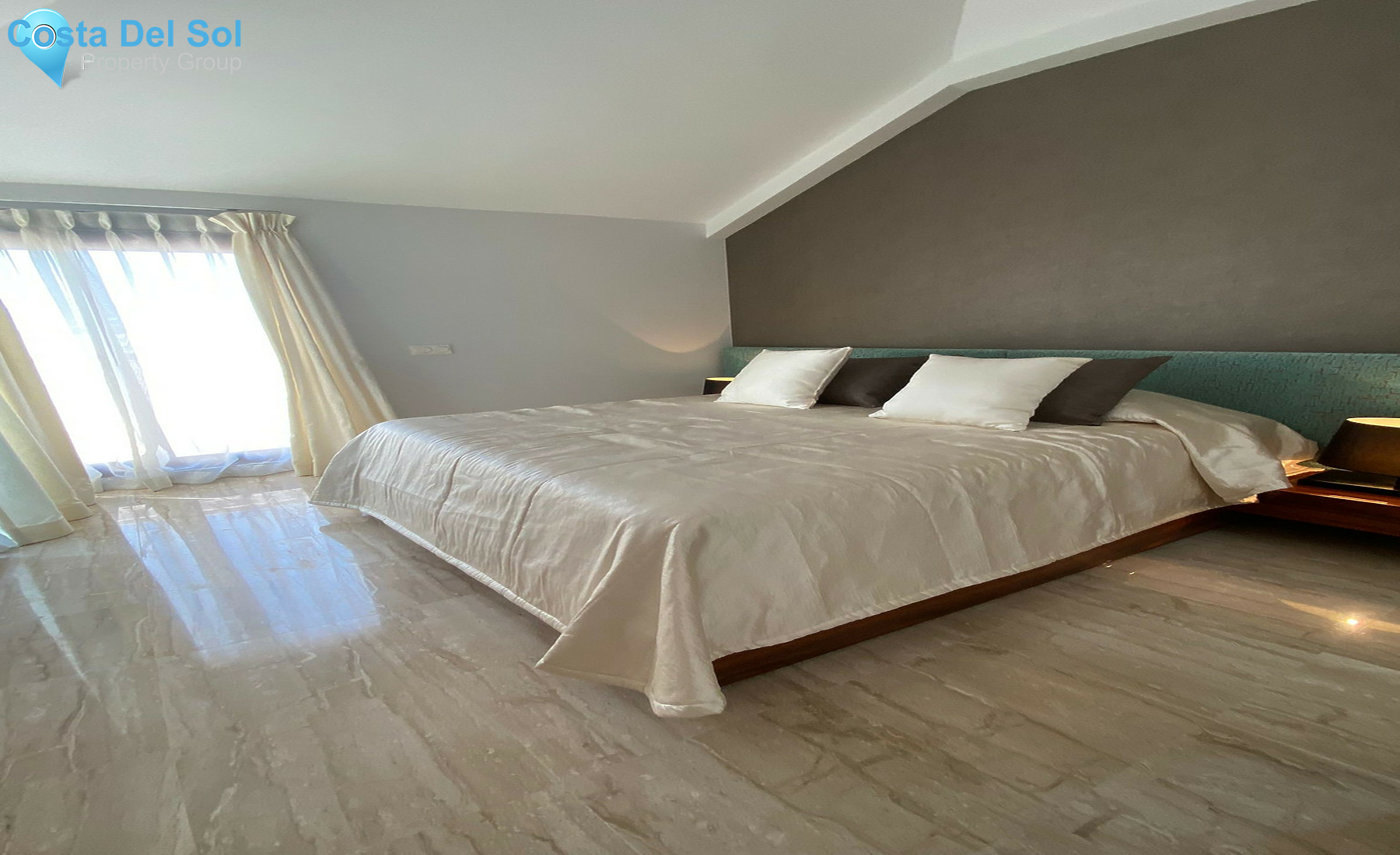 Top Floor Apartment in San Pedro de Alcántara-1327796