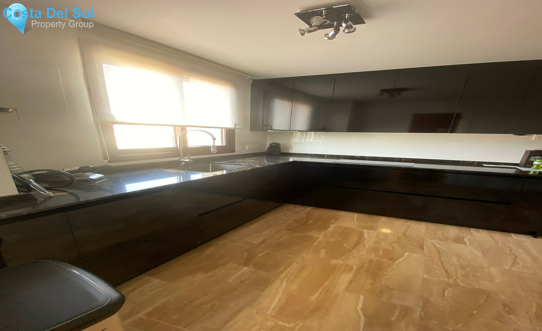 Top Floor Apartment in San Pedro de Alcántara-1327791