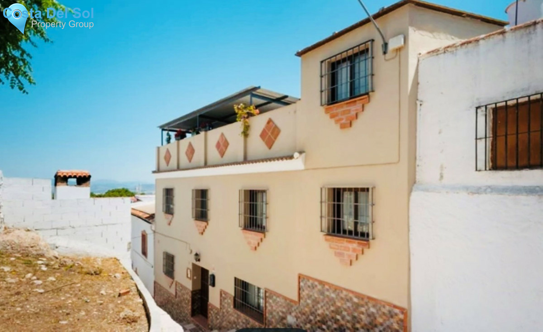 Townhouse in Alhaurín el Grande-1377372