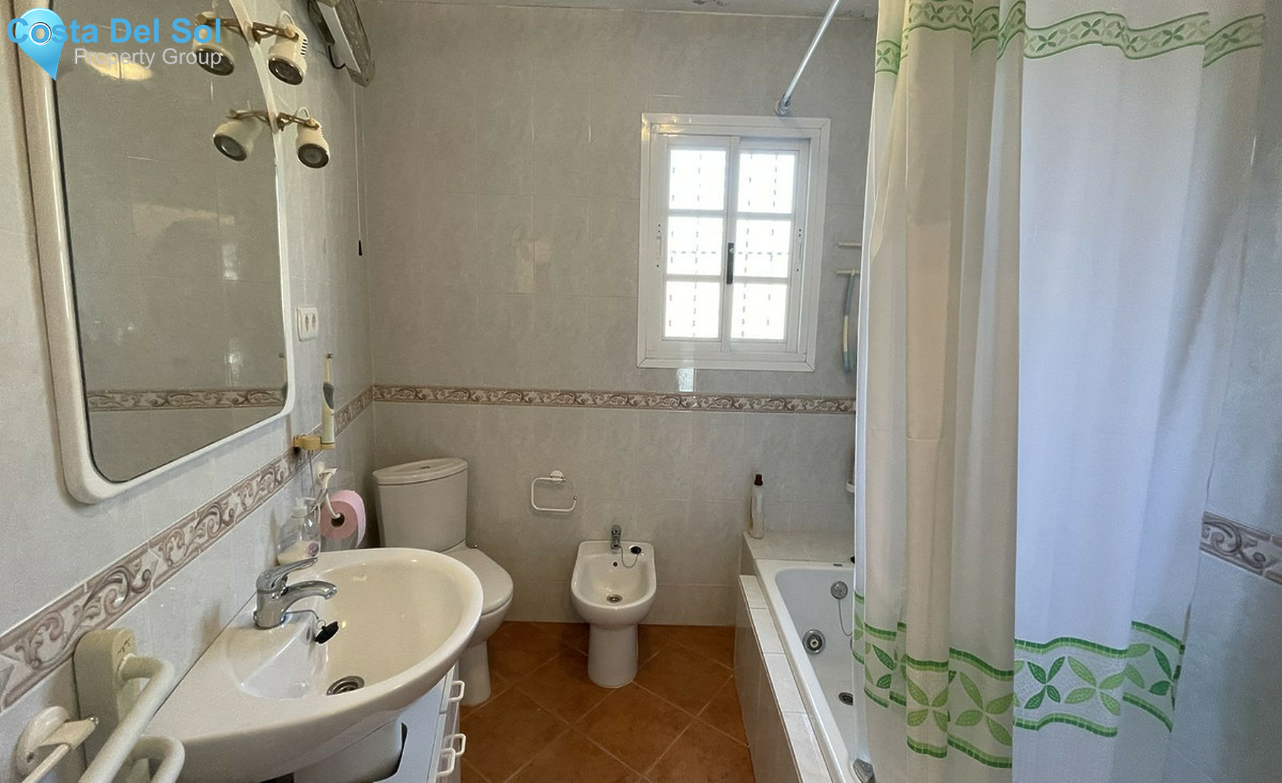 Townhouse in Alozaina-1476361