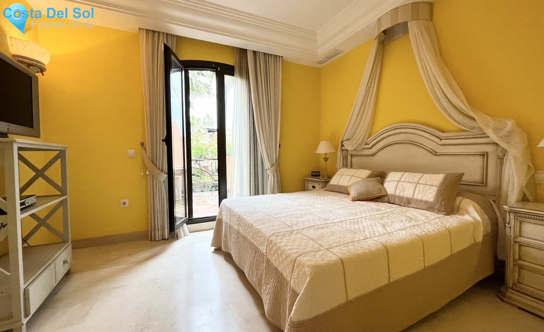 Townhouse in Bahía de Marbella-1392112