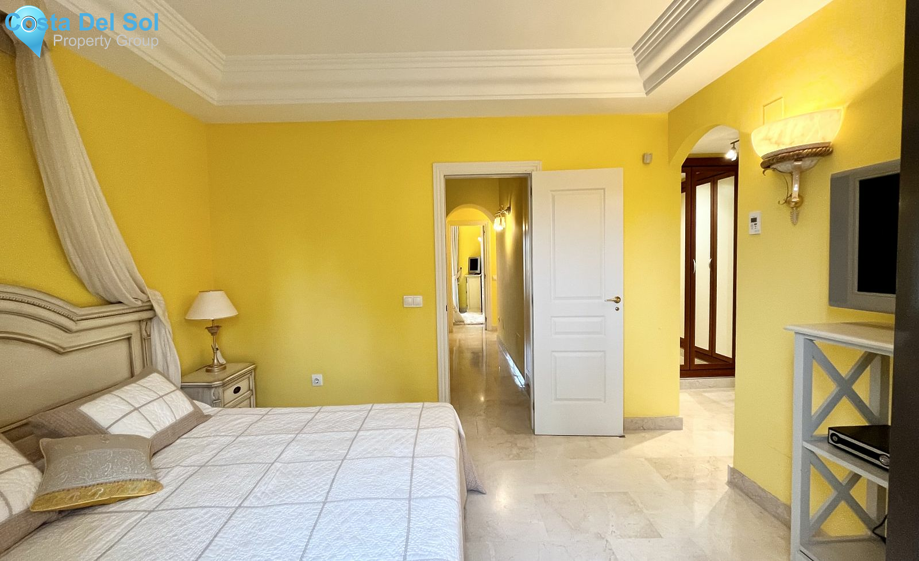 Townhouse in Bahía de Marbella-1392114