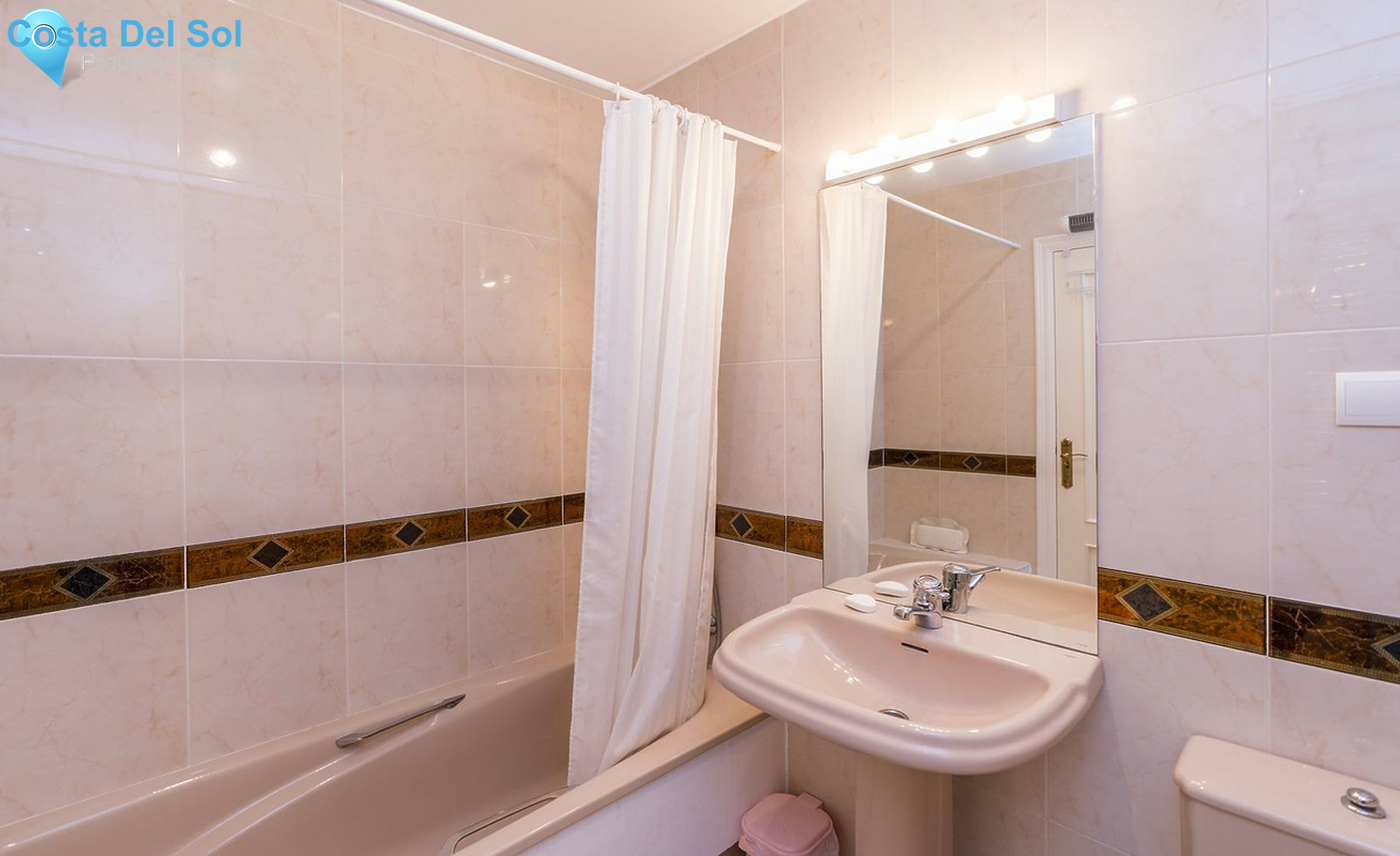 Townhouse in Bel Air-1499182