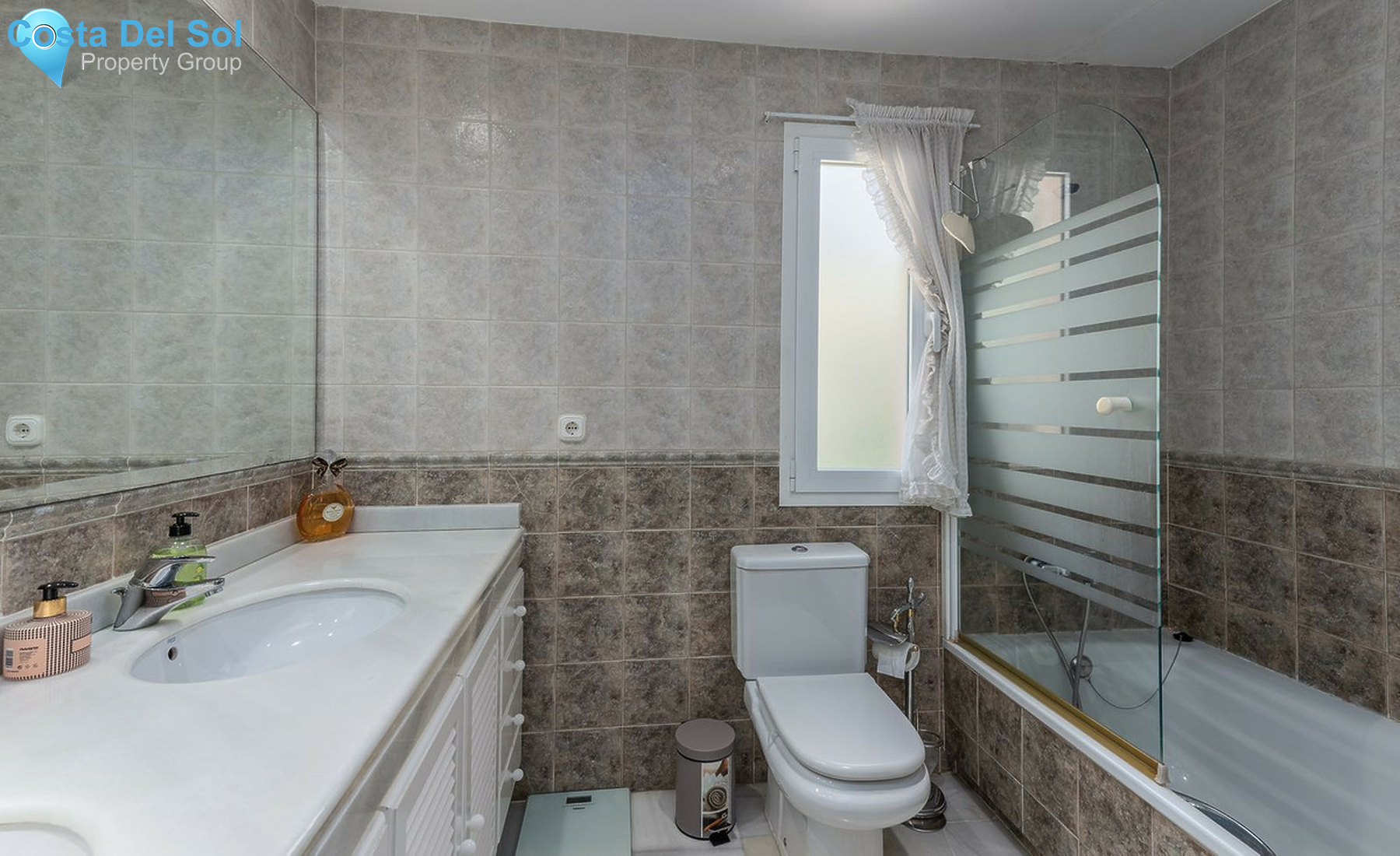 Townhouse in Benahavís-1536957