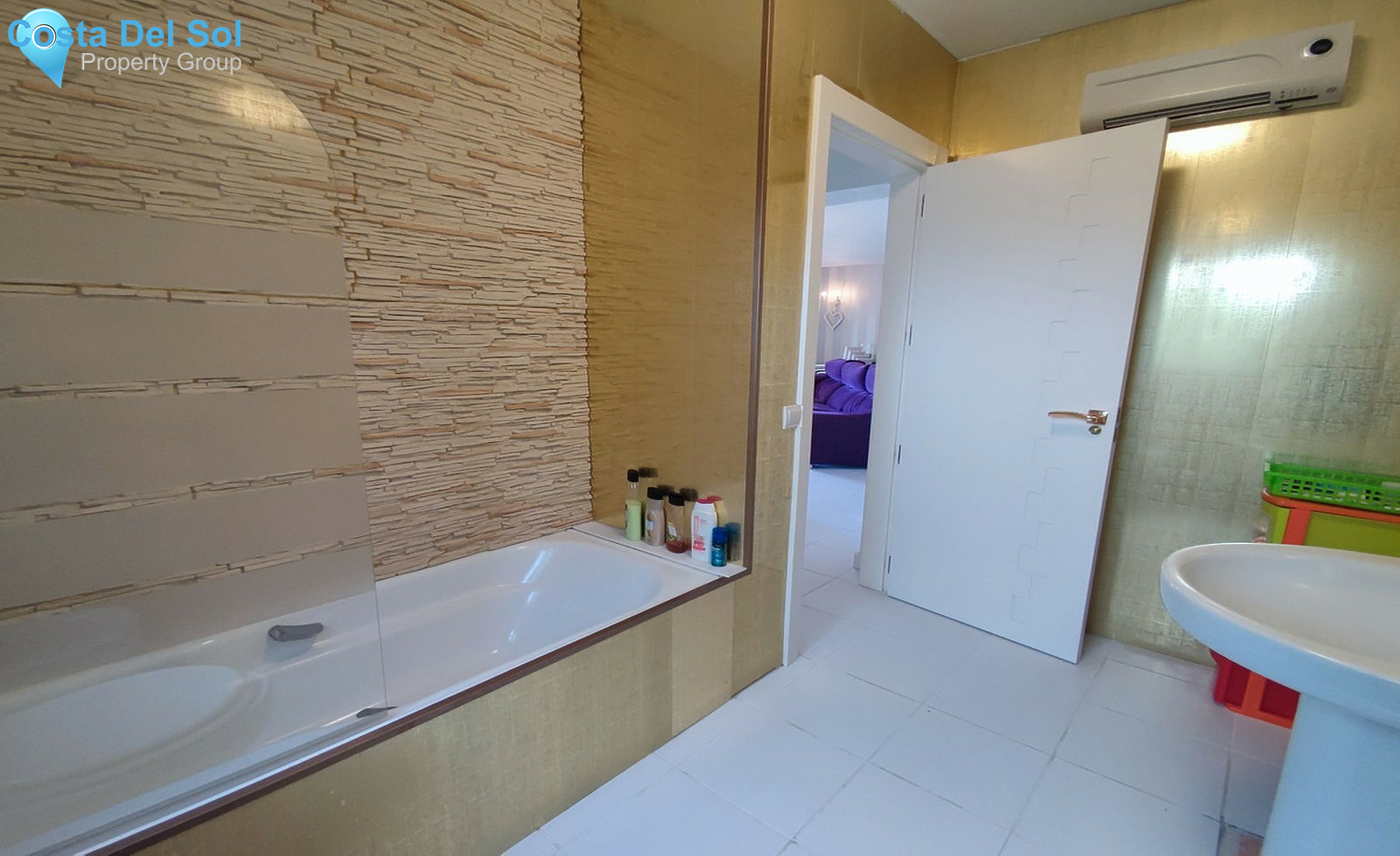 Townhouse in Calahonda-1540355