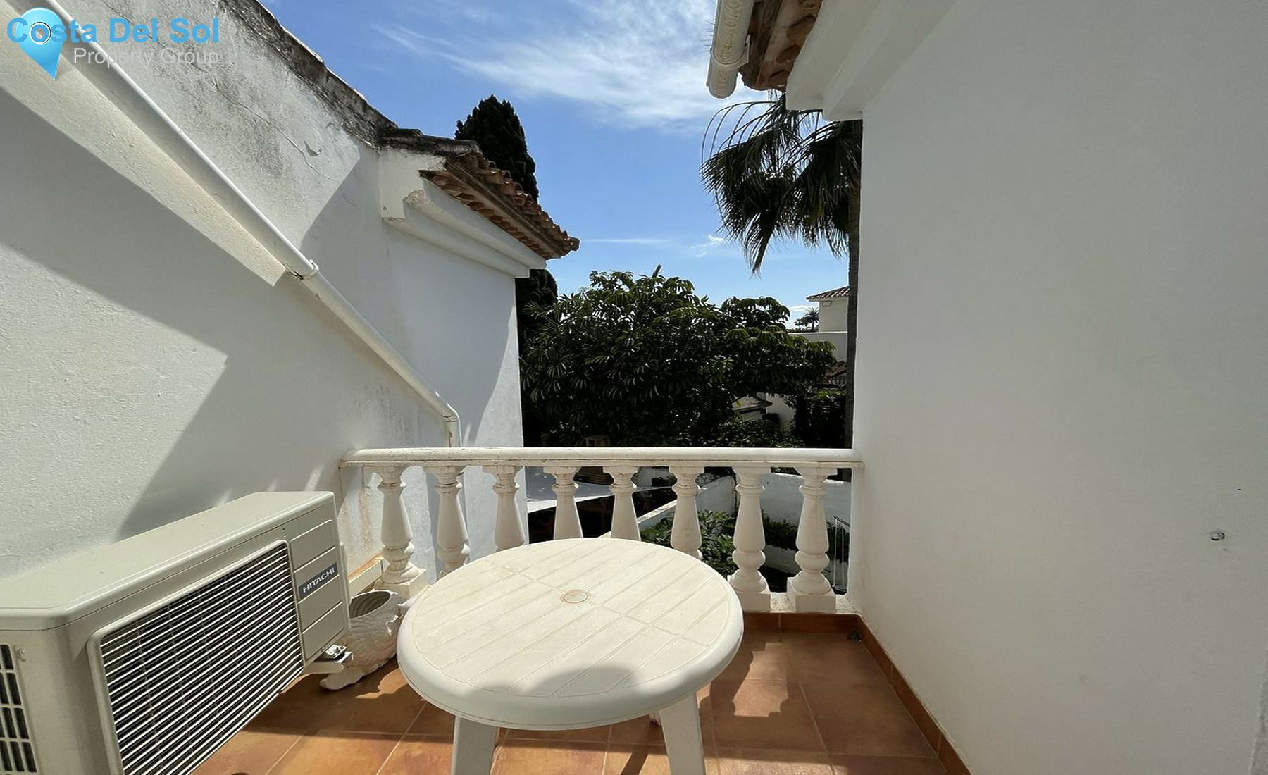Townhouse in El Paraiso-1292642