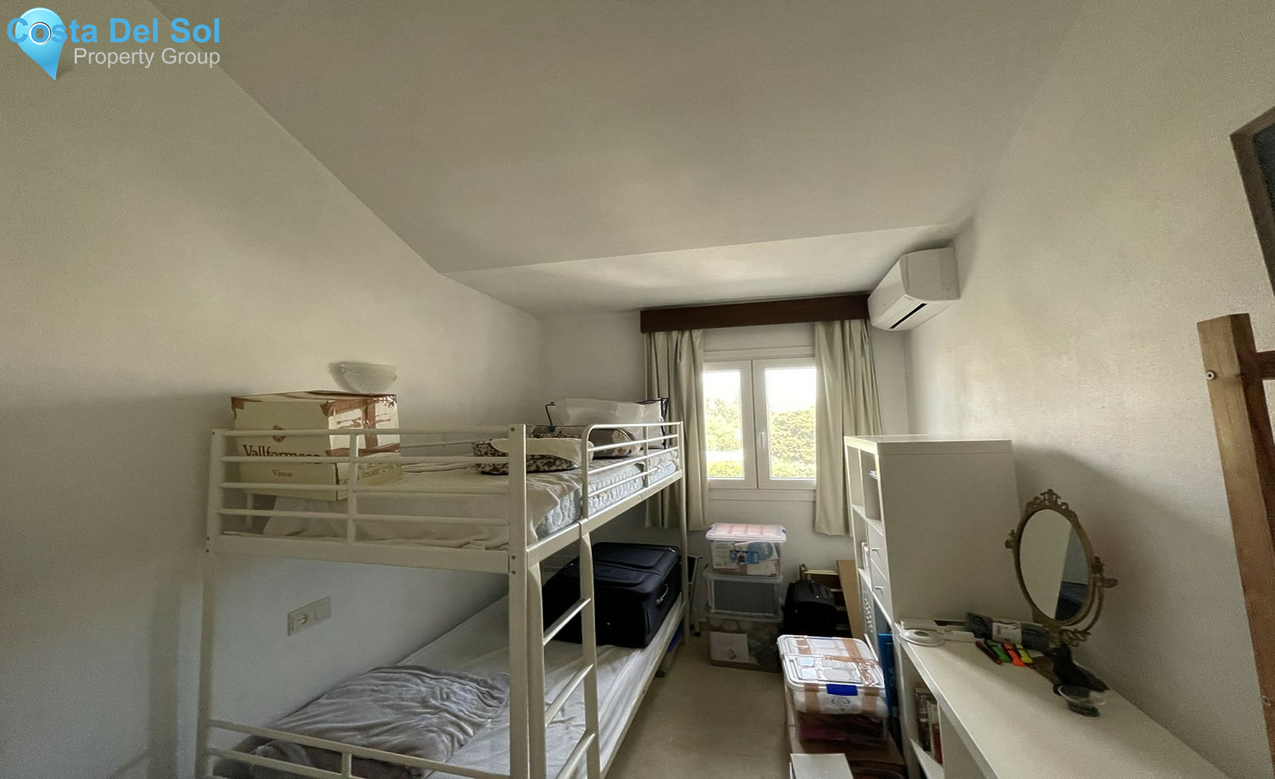 Townhouse in El Paraiso-1292646