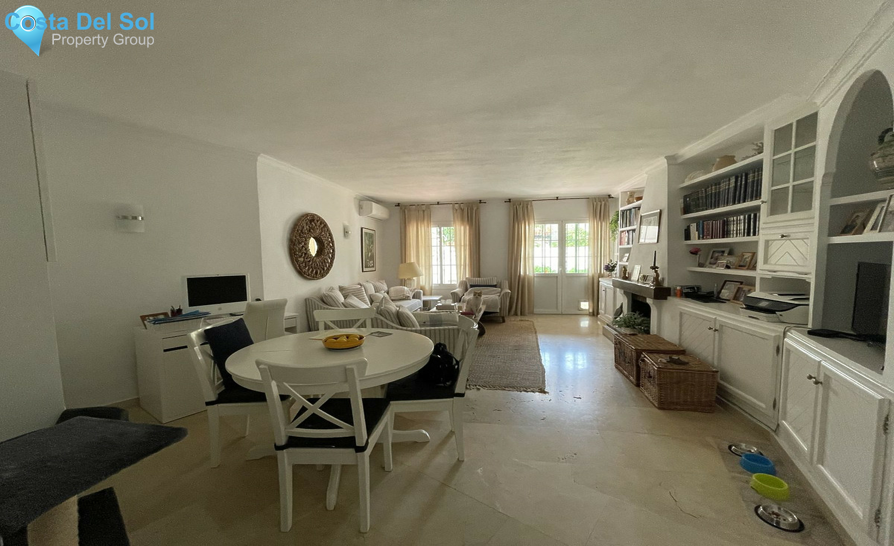 Townhouse in El Paraiso-1292633
