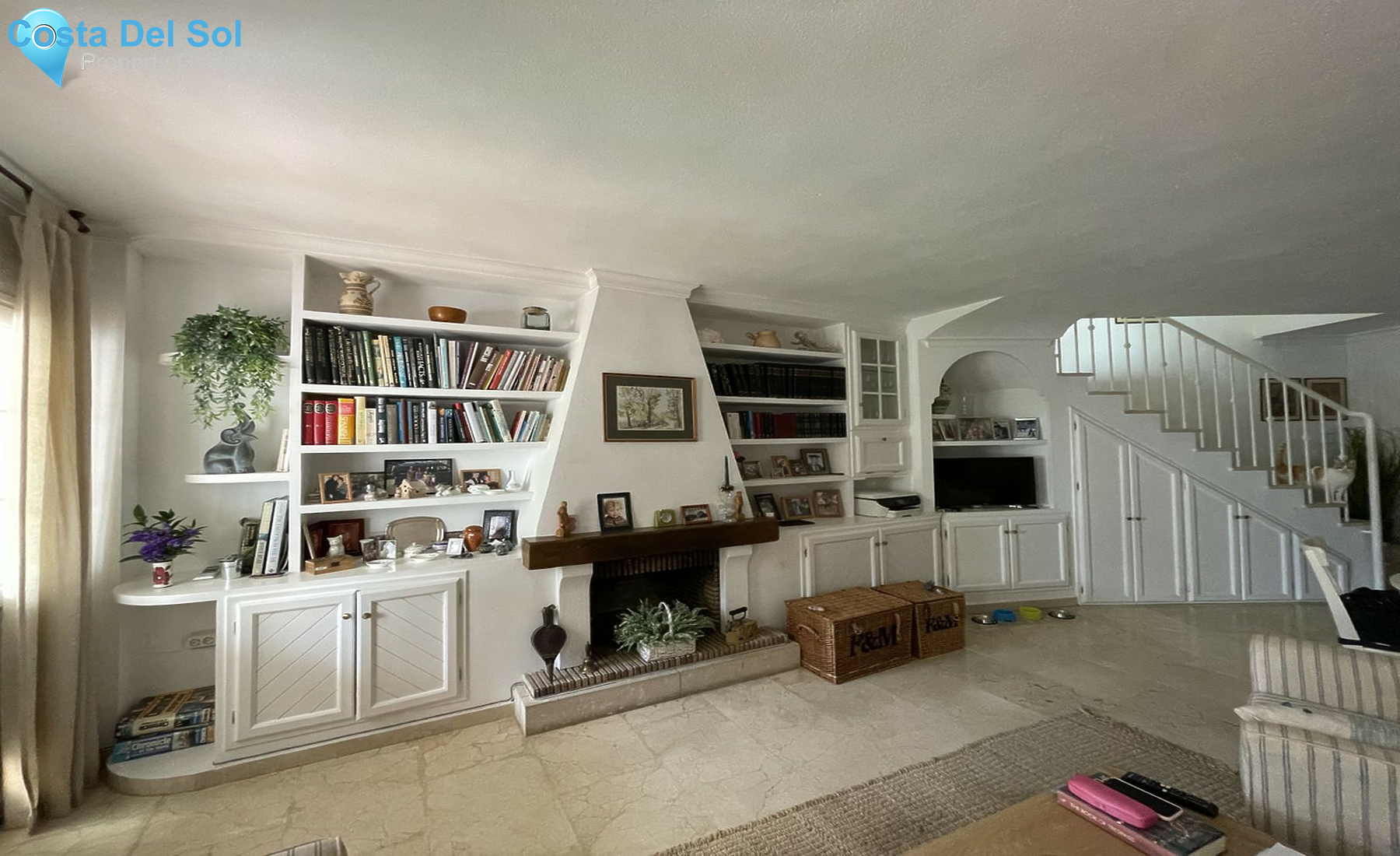 Townhouse in El Paraiso-1292635