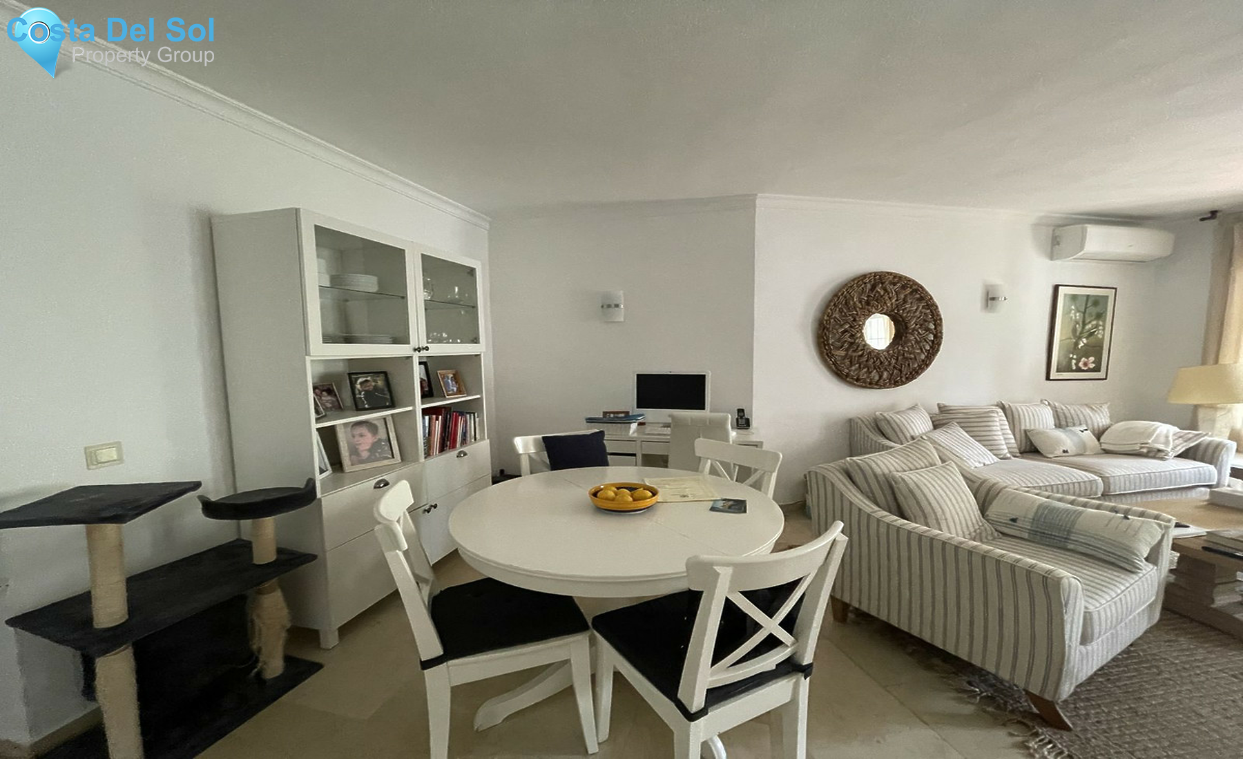 Townhouse in El Paraiso-1292637