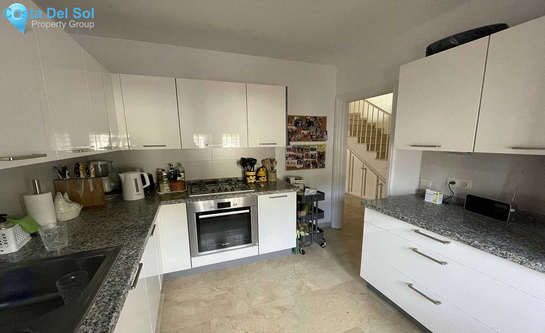 Townhouse in El Paraiso-1292638