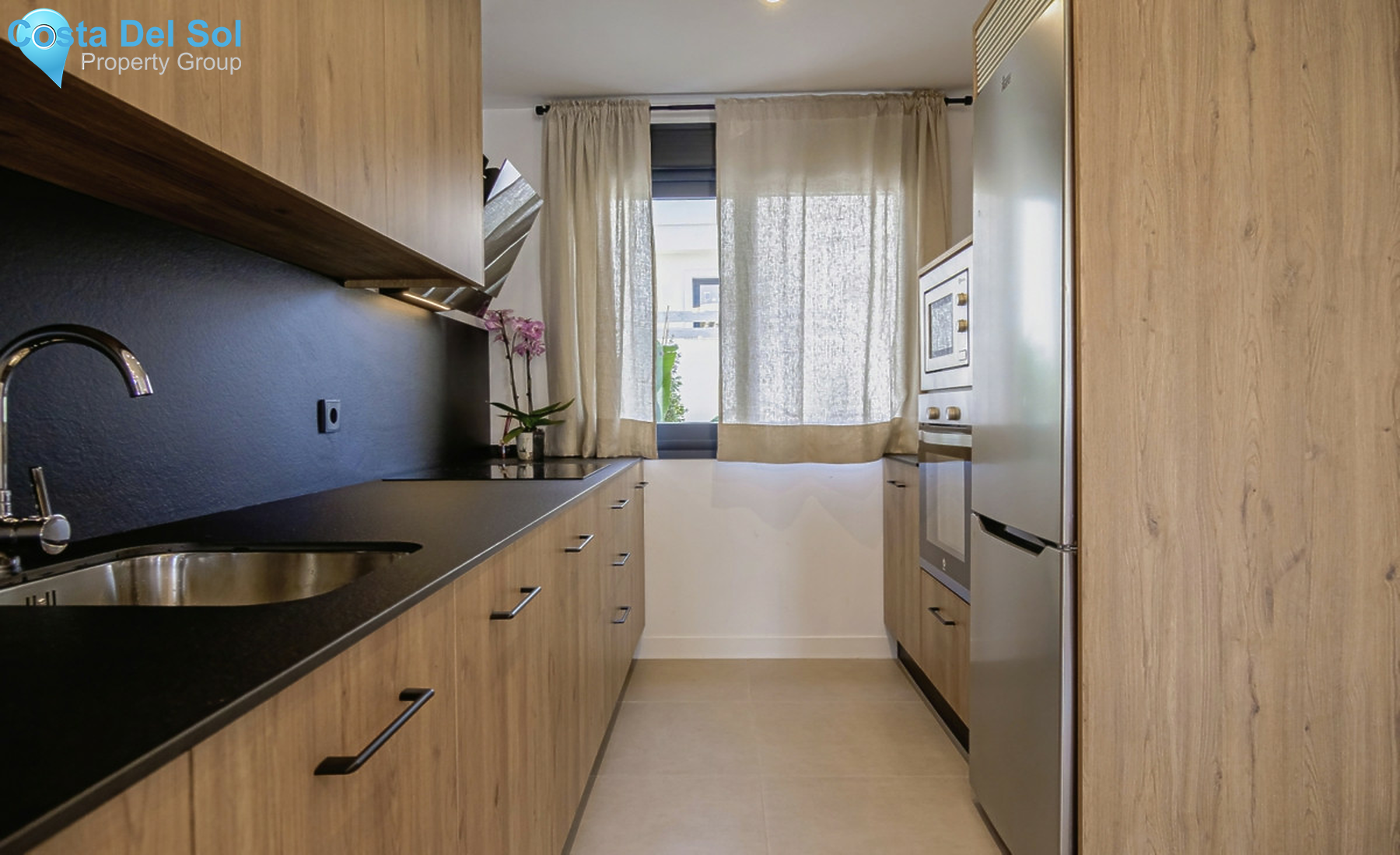 Townhouse in El Paraiso-1330268