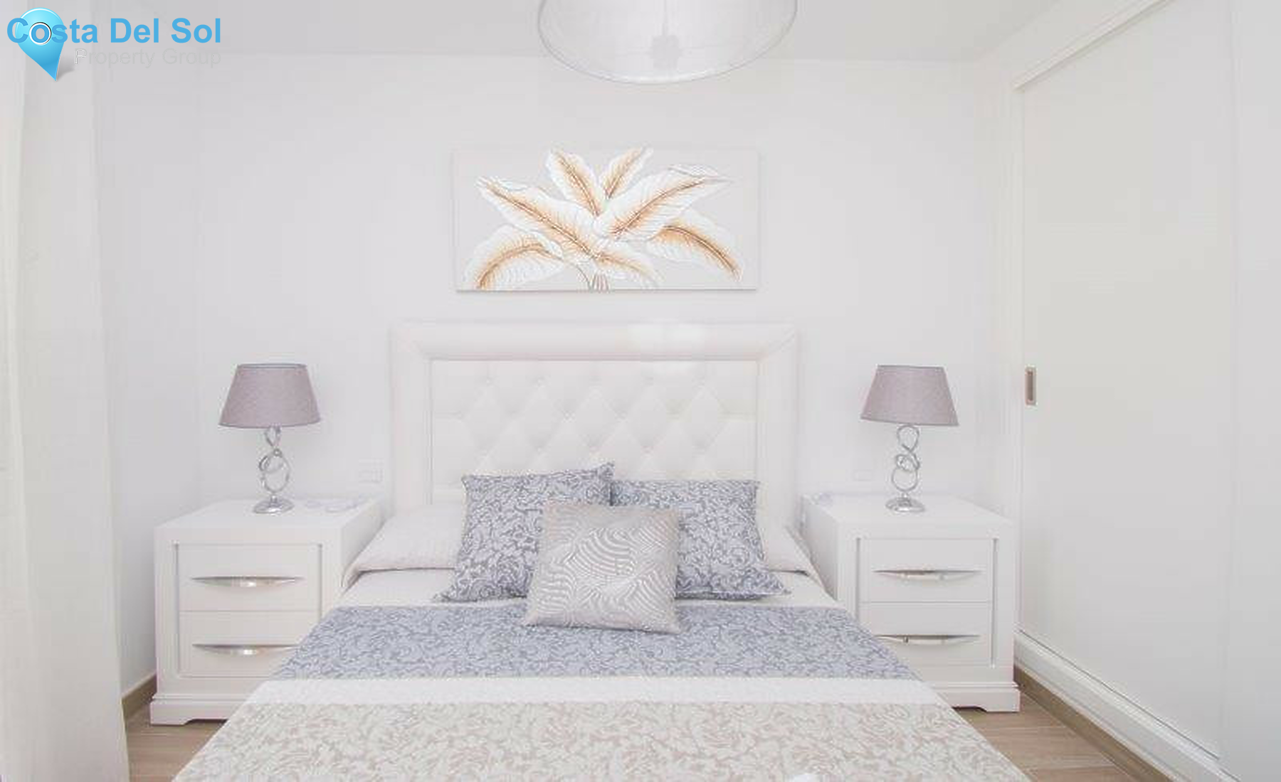 Townhouse in El Paraiso-1334361