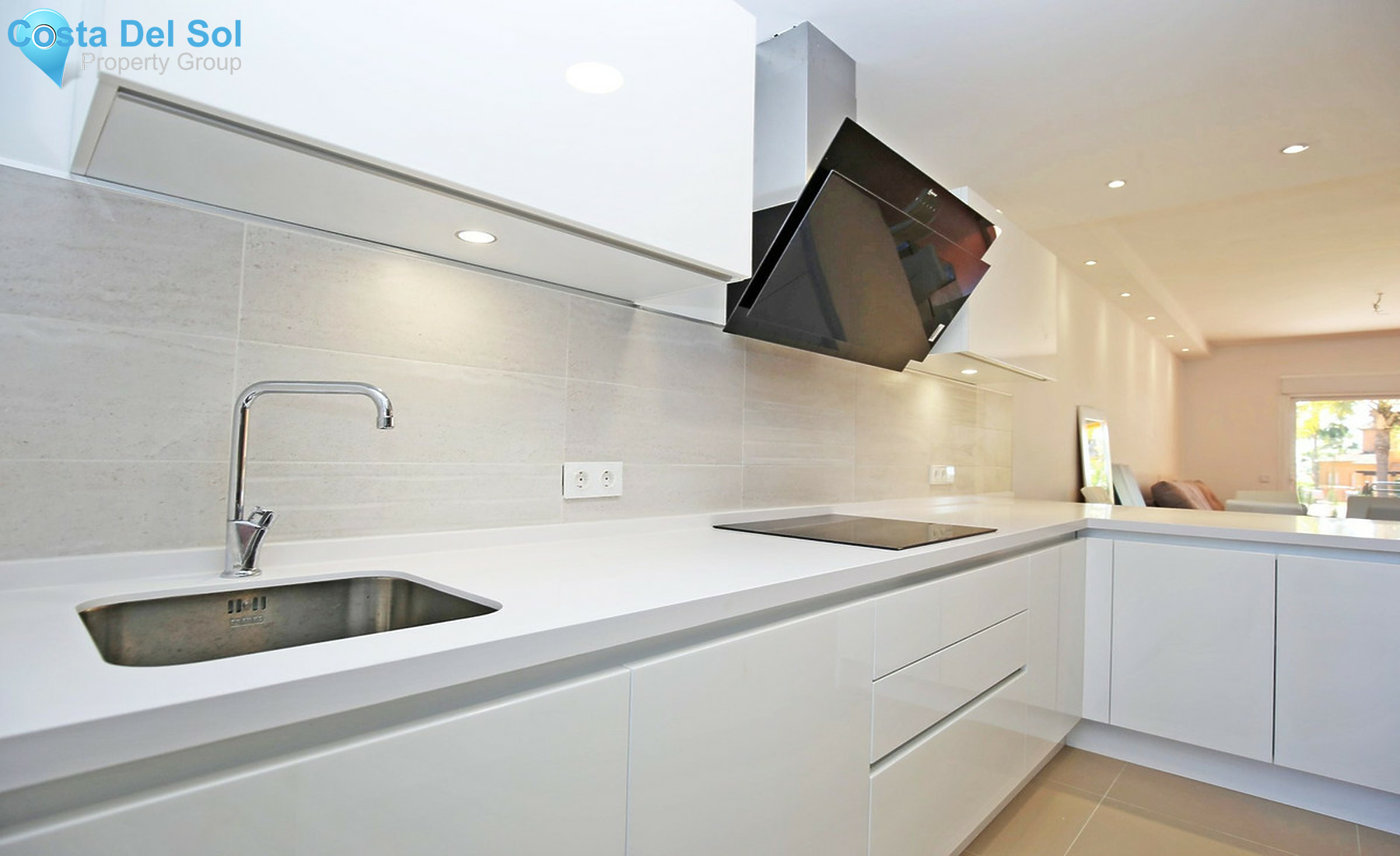 Townhouse in El Paraiso-1374930