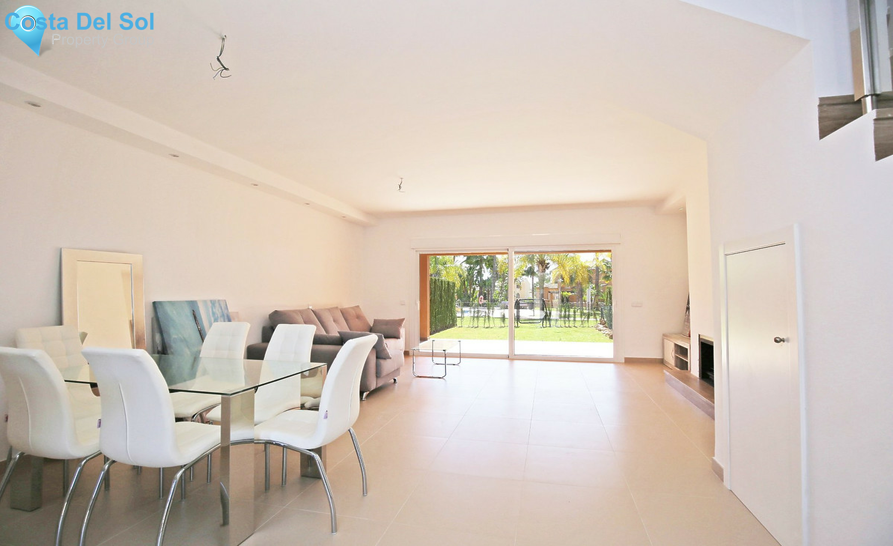 Townhouse in El Paraiso-1374939