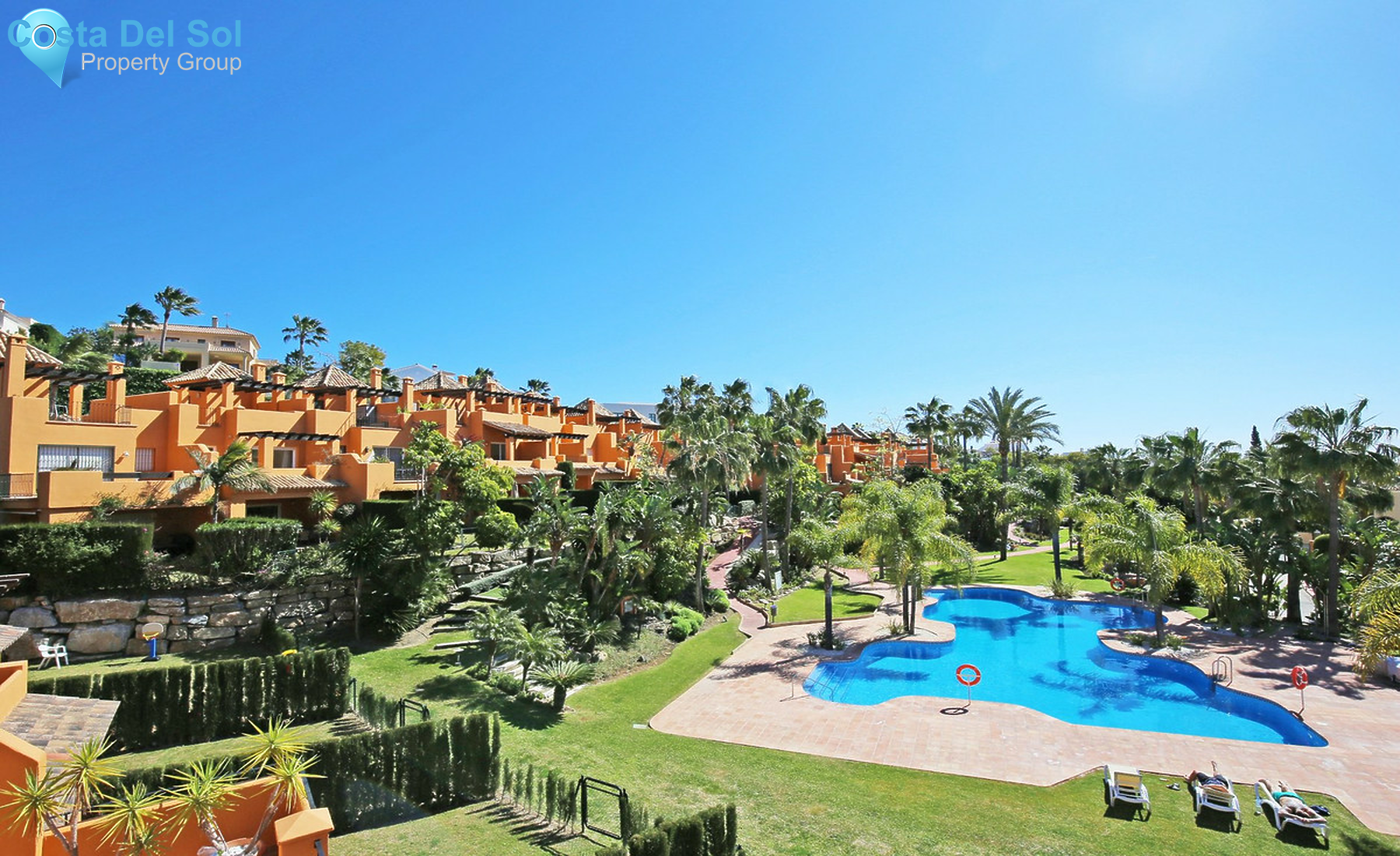 Townhouse in El Paraiso-1374923