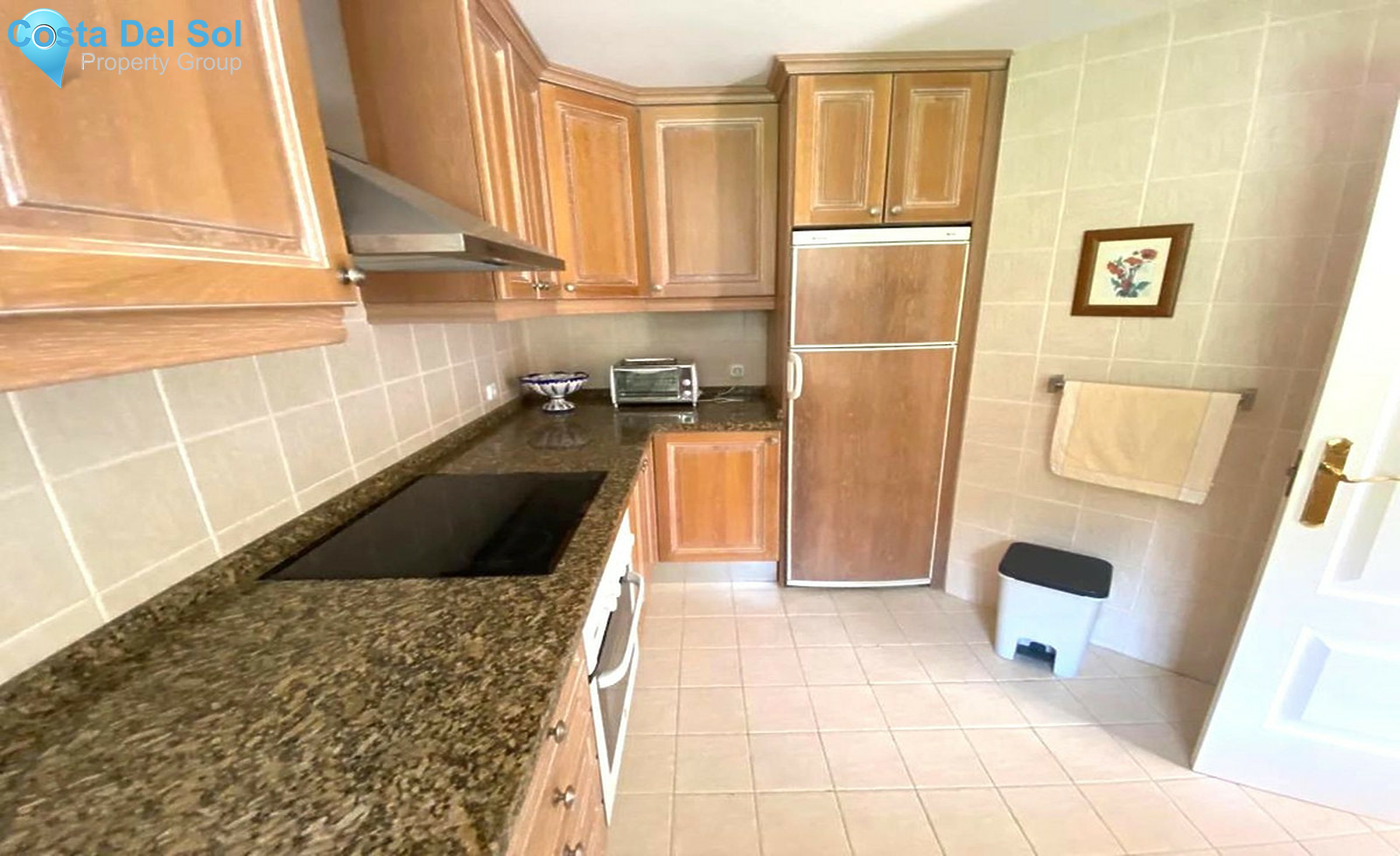 Townhouse in El Paraiso-1536275