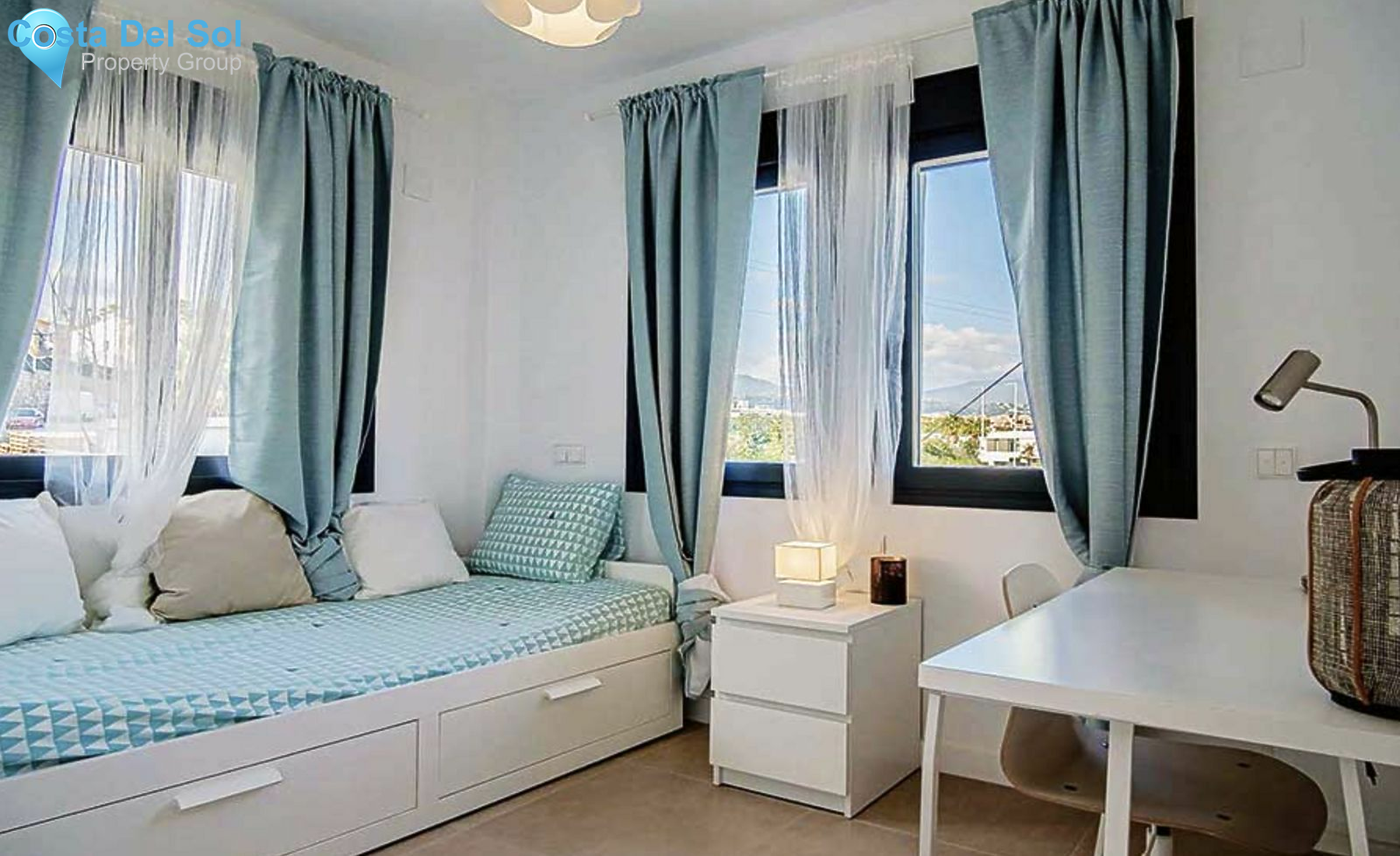 Townhouse in El Paraiso-1141208