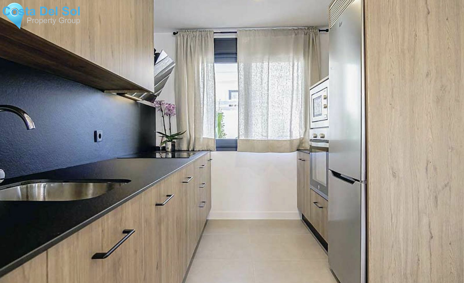 Townhouse in El Paraiso-1141203