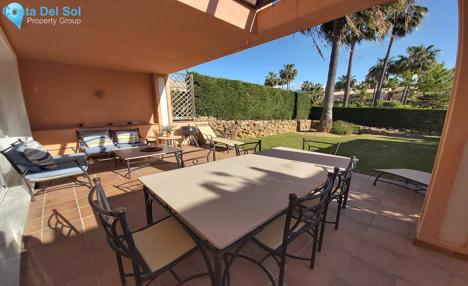 Townhouse in El Paraiso